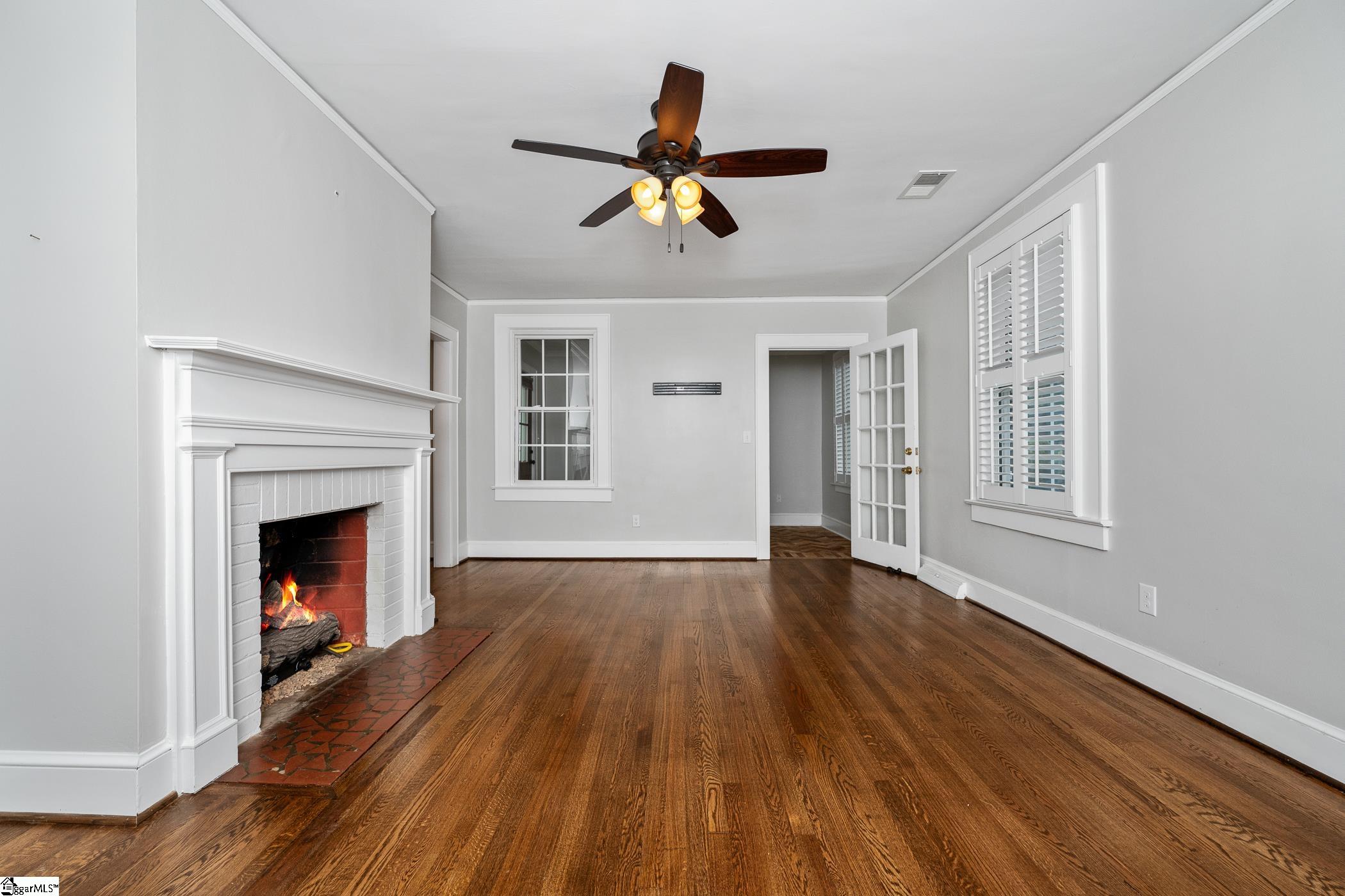 10 Long Hill Street Greenville, SC 29605
