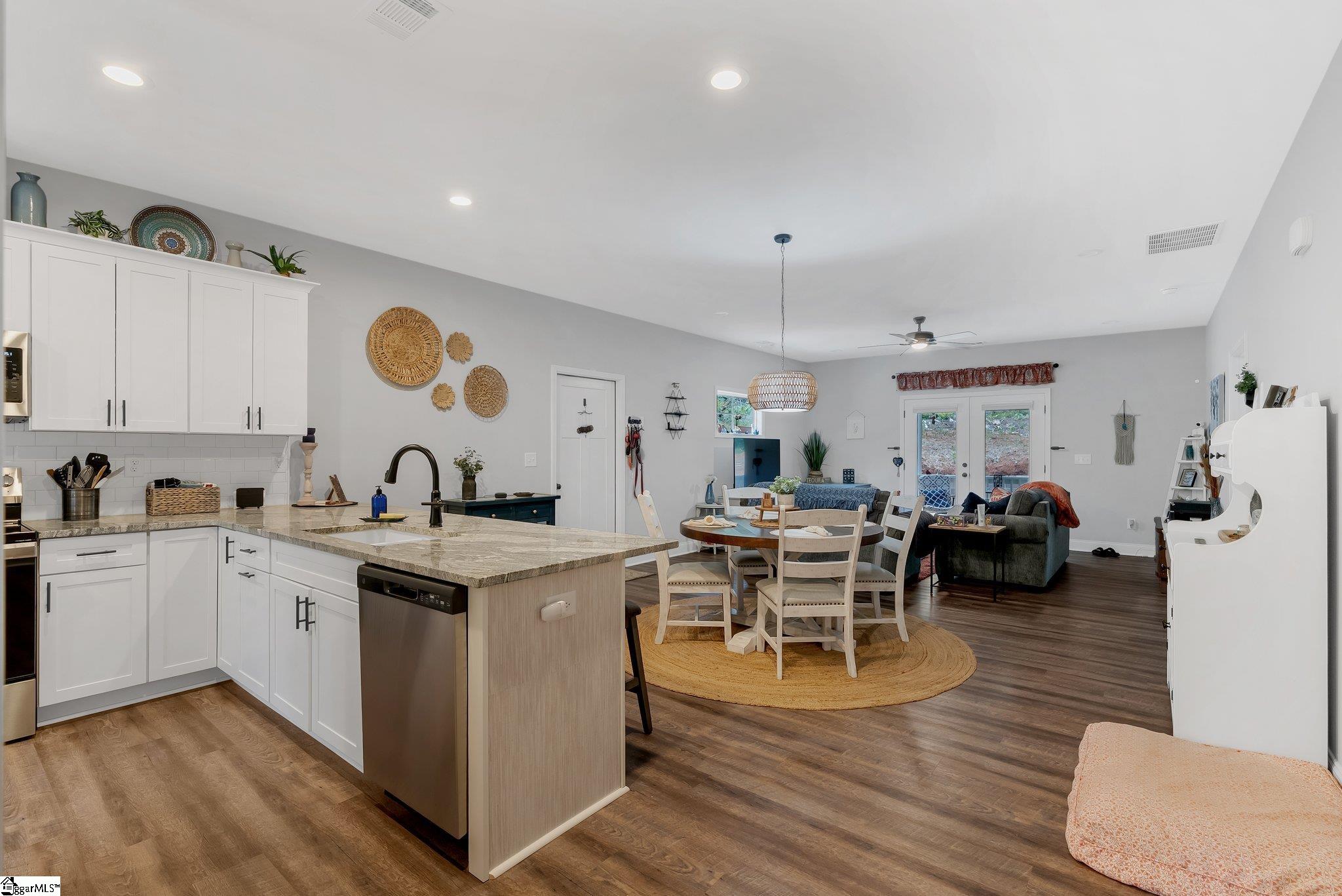 324 Sweetbriar Trail Westminster, SC 29693