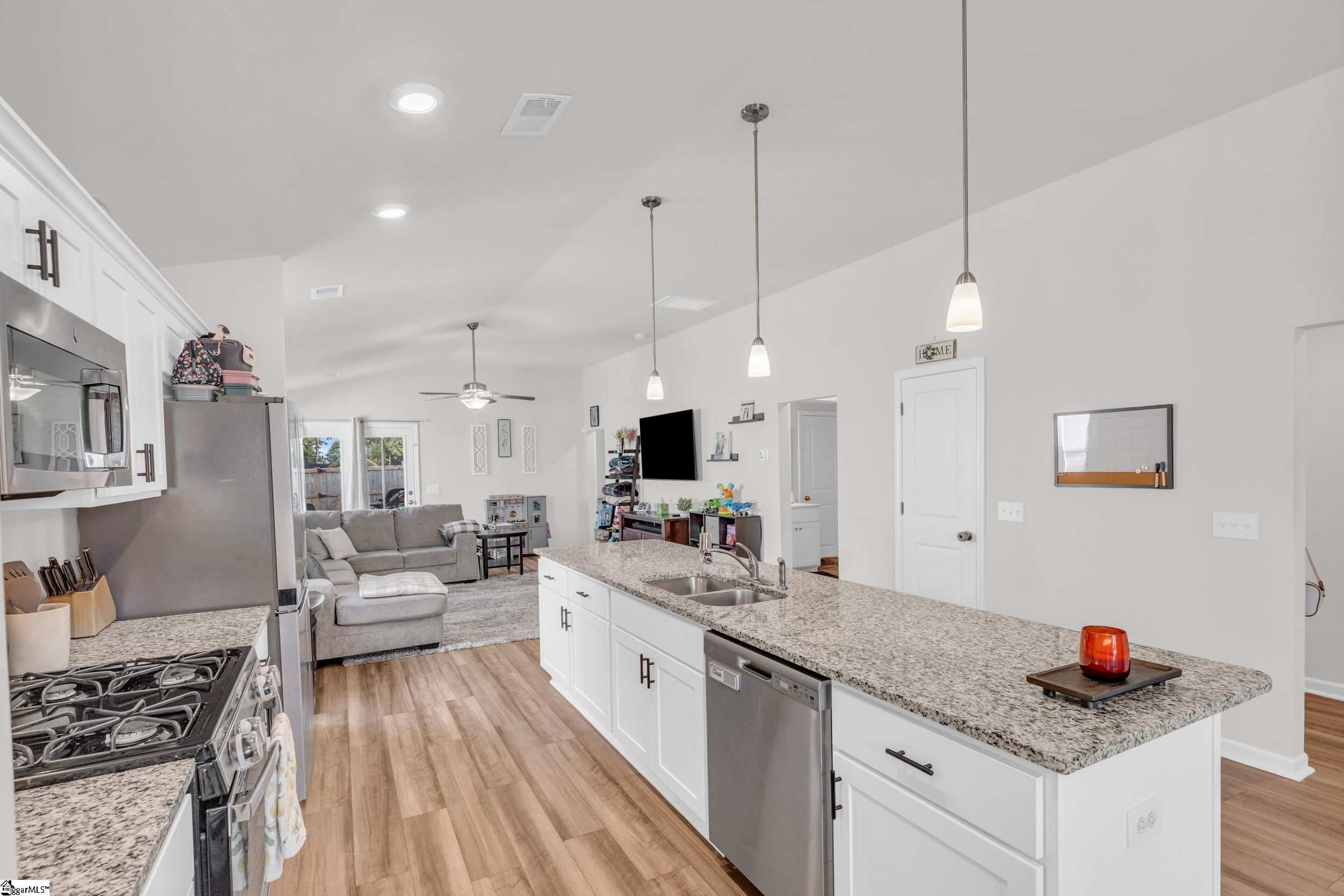 116 W Compass Way Easley, SC 29640