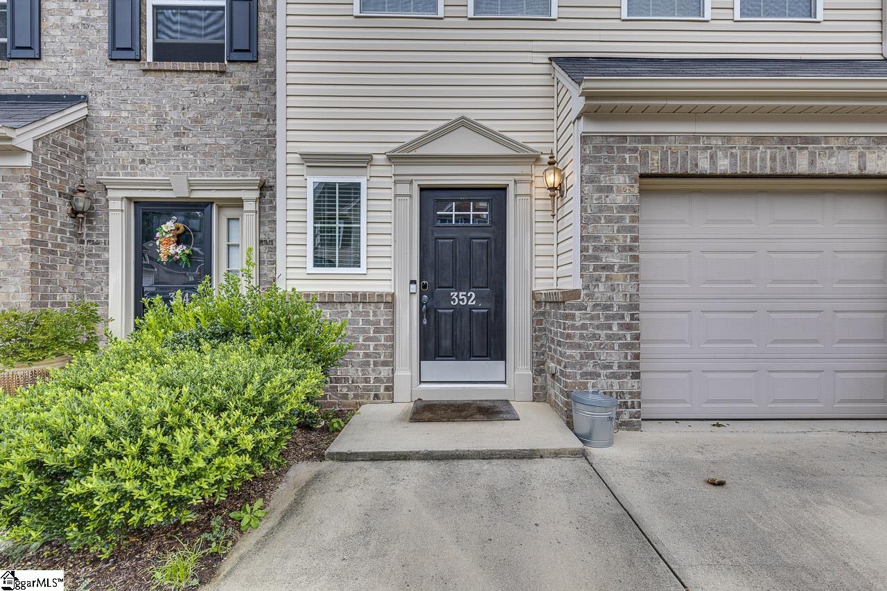 352 Juniper Bend Circle Greenville, SC 29615