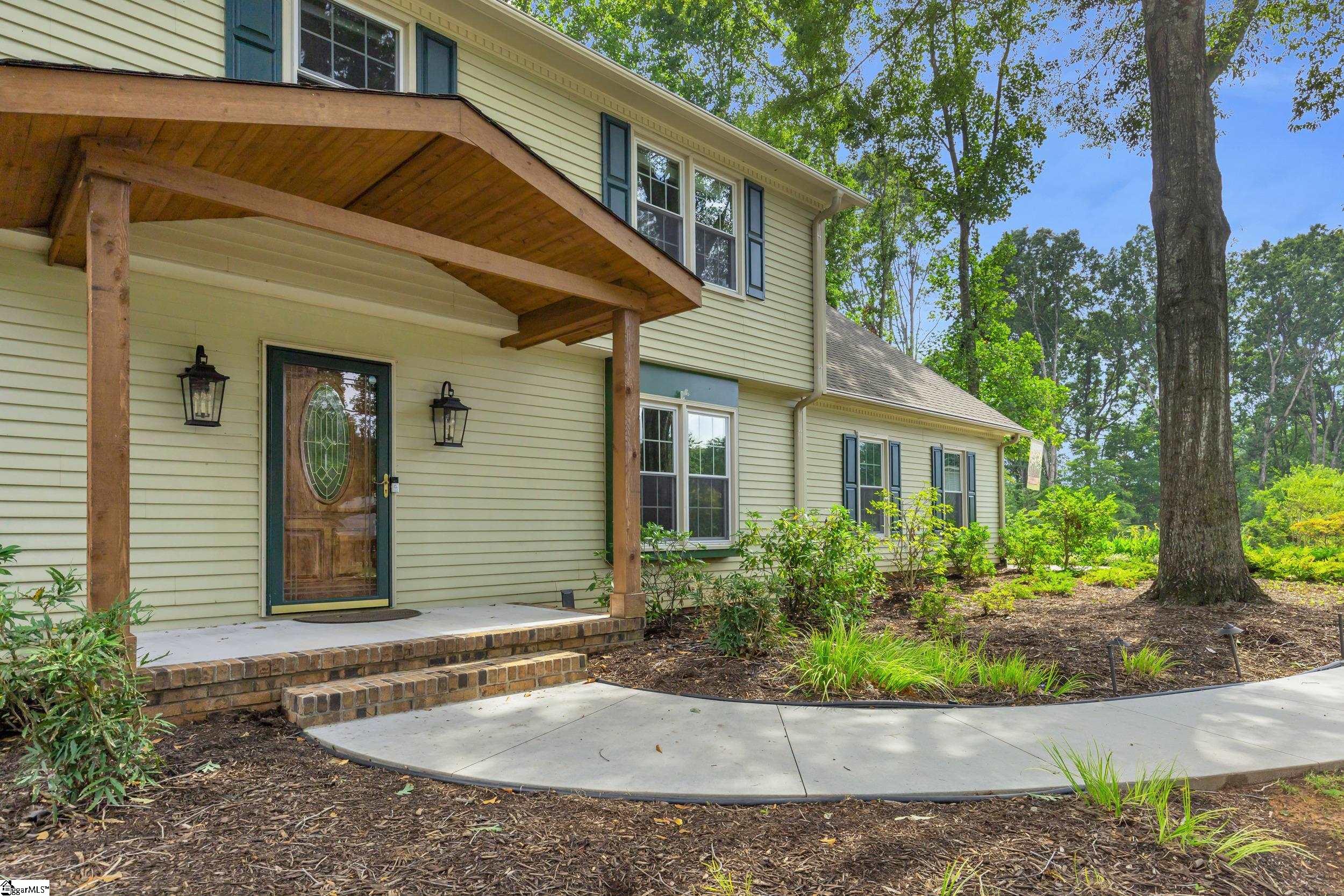109 Red Oak Court Simpsonville, SC 29681