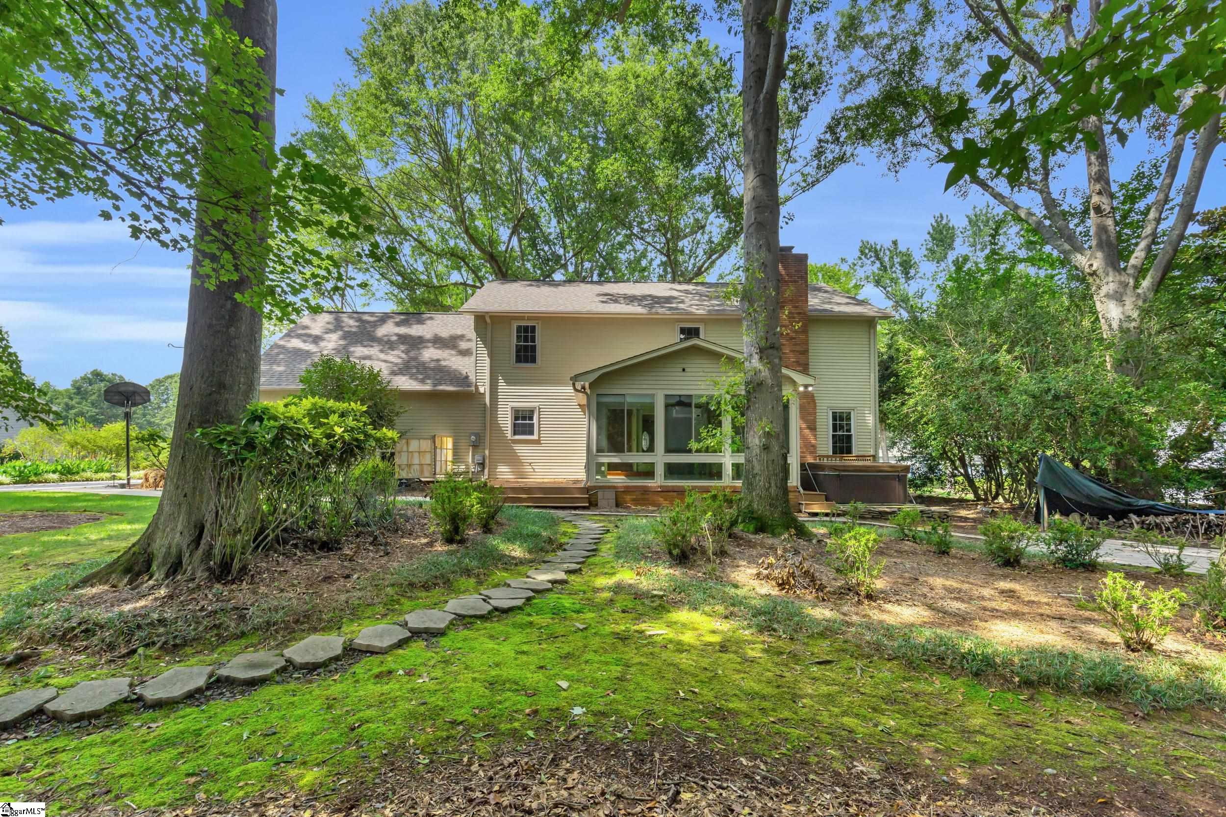 109 Red Oak Court Simpsonville, SC 29681