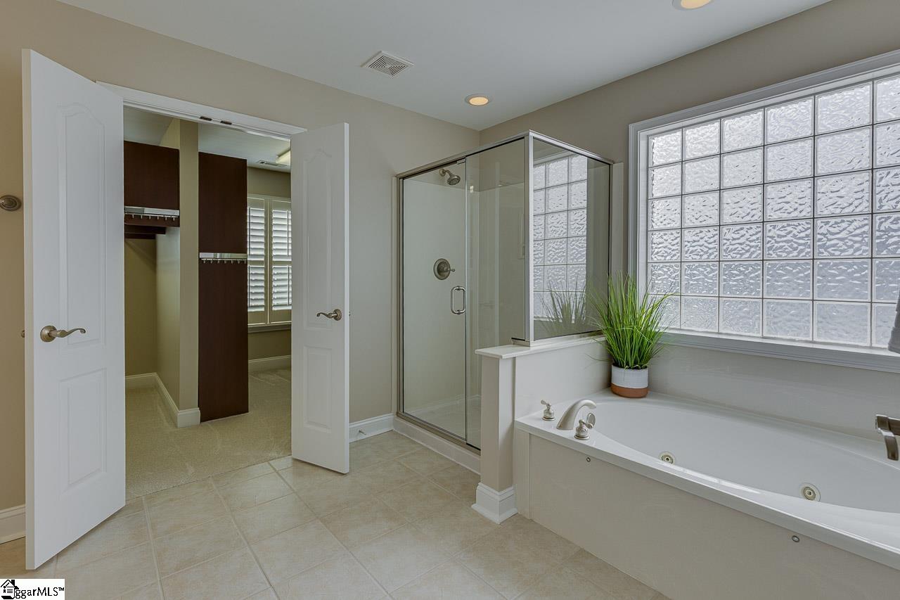 6 Pond Bluff Lane Greenville, SC 29607