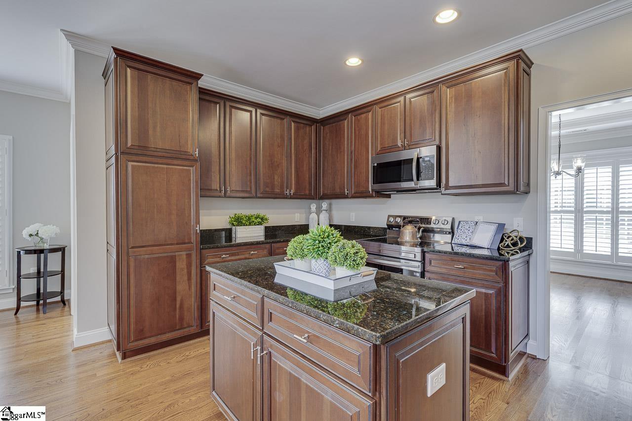 6 Pond Bluff Lane Greenville, SC 29607