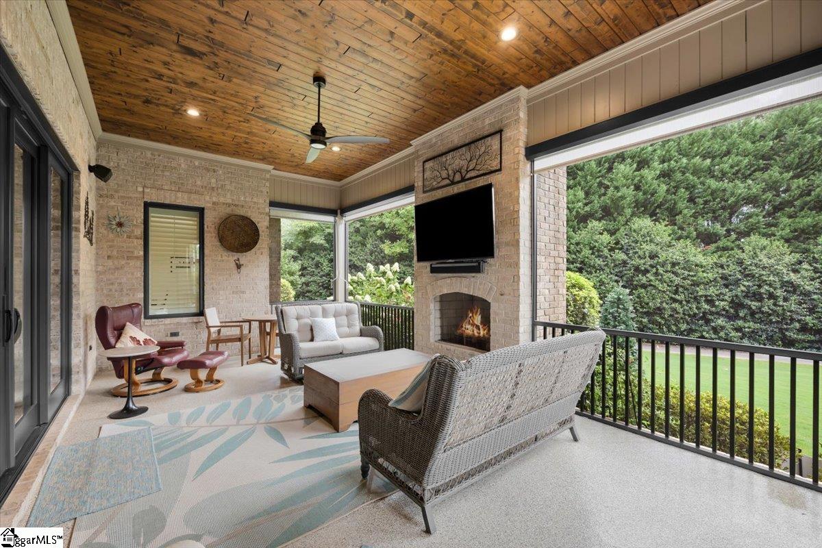 310 Tanoak Court Simpsonville, SC 29681