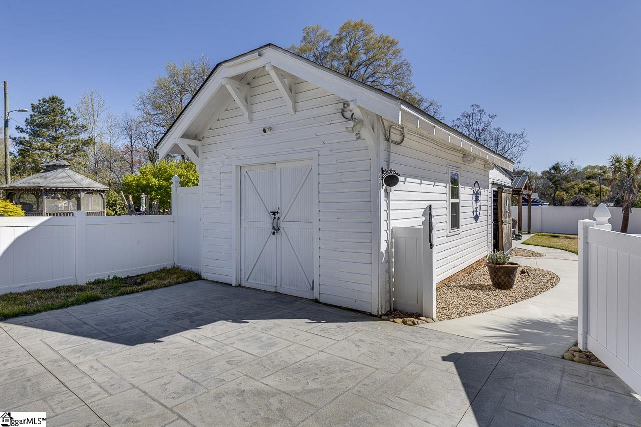 402 Brown Avenue Belton, SC 29627