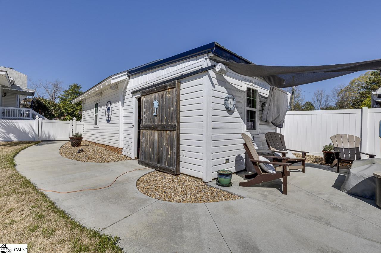 402 Brown Avenue Belton, SC 29627