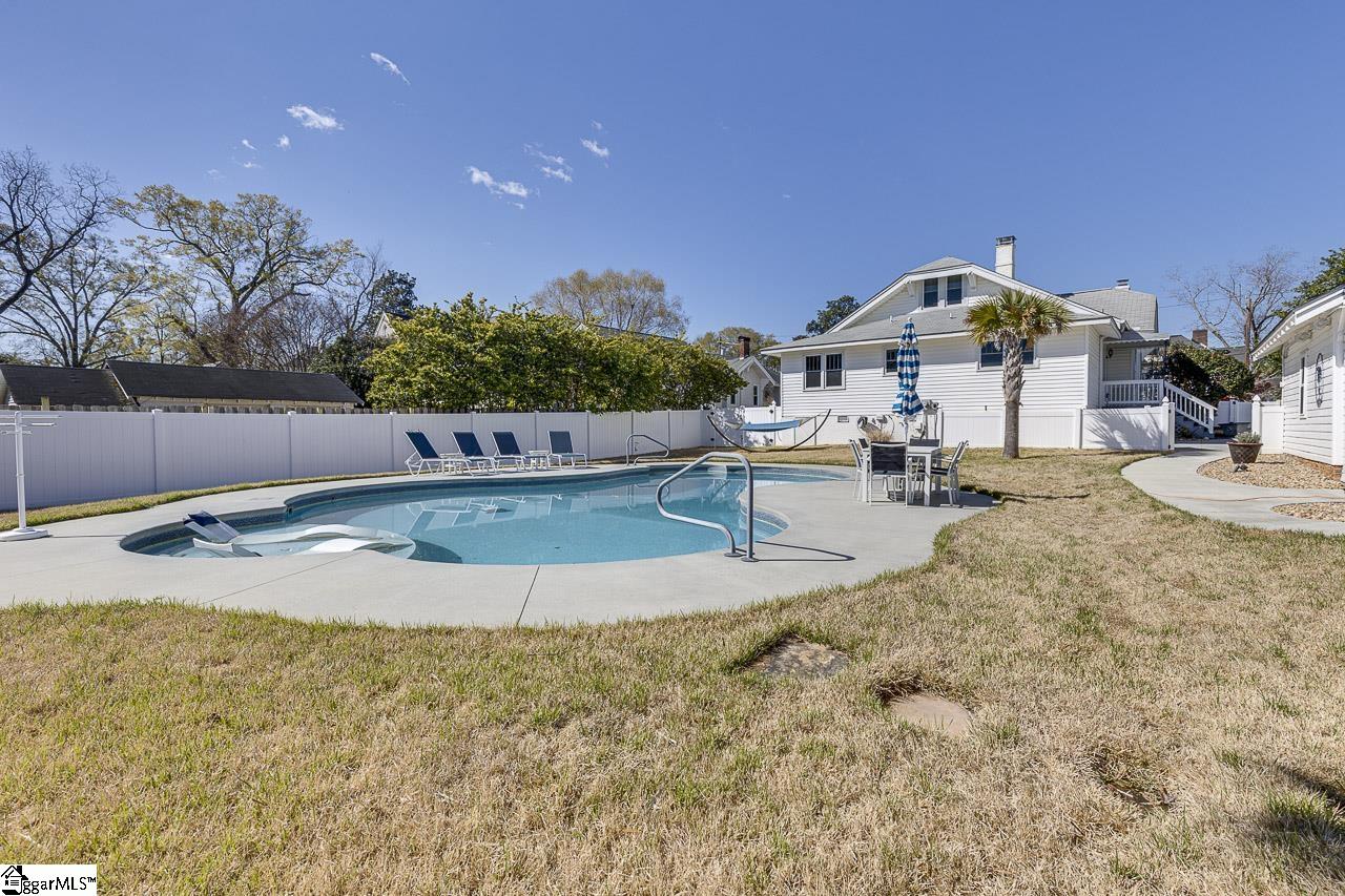 402 Brown Avenue Belton, SC 29627