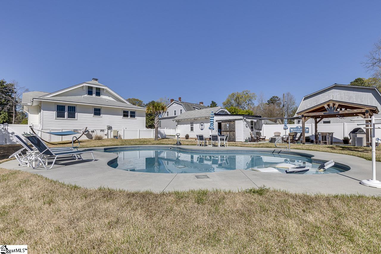 402 Brown Avenue Belton, SC 29627