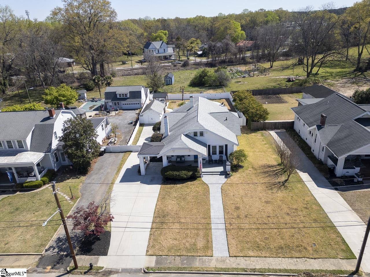 402 Brown Avenue Belton, SC 29627