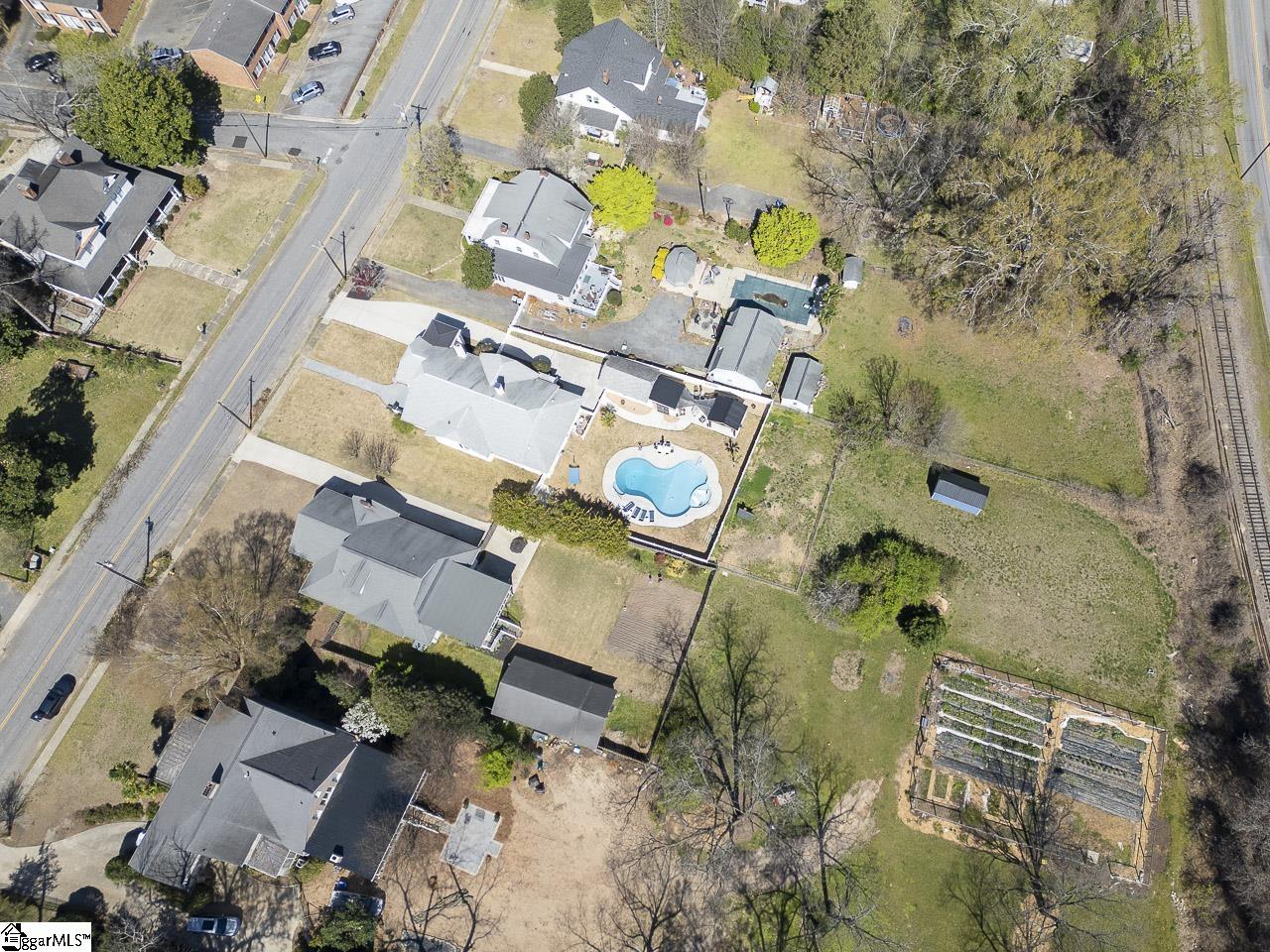 402 Brown Avenue Belton, SC 29627