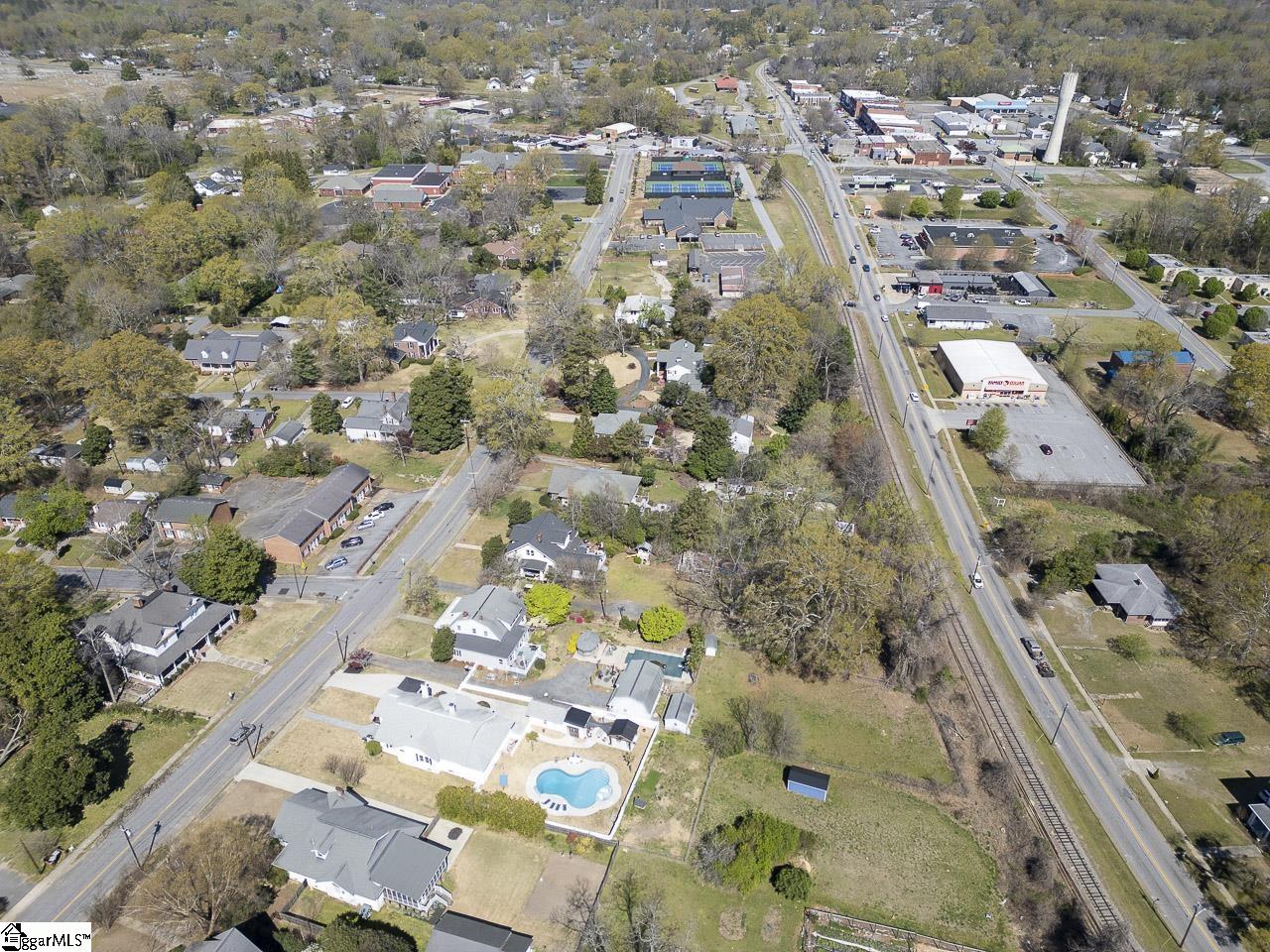 402 Brown Avenue Belton, SC 29627