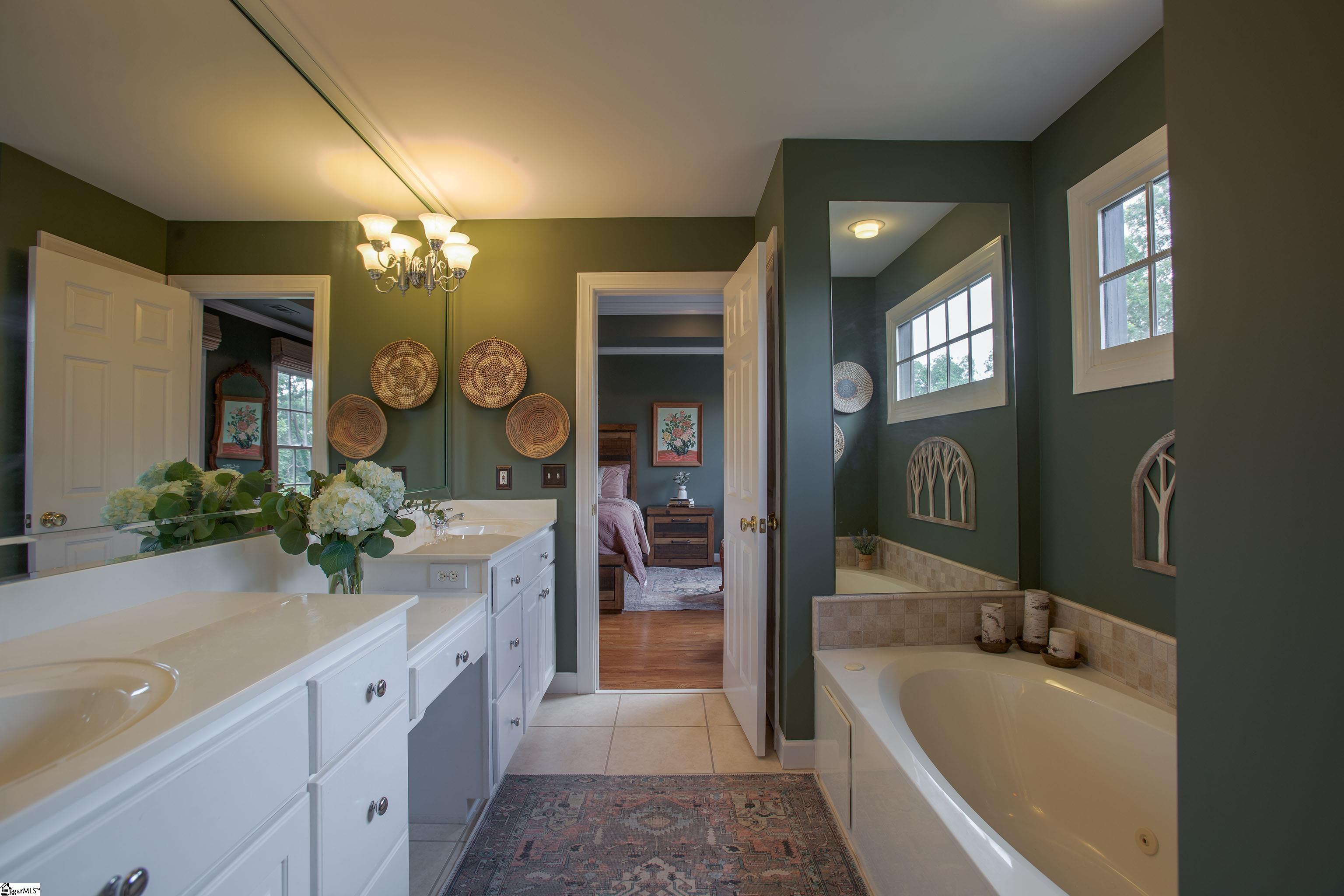 321 W Earle Street Greenville, SC 29609
