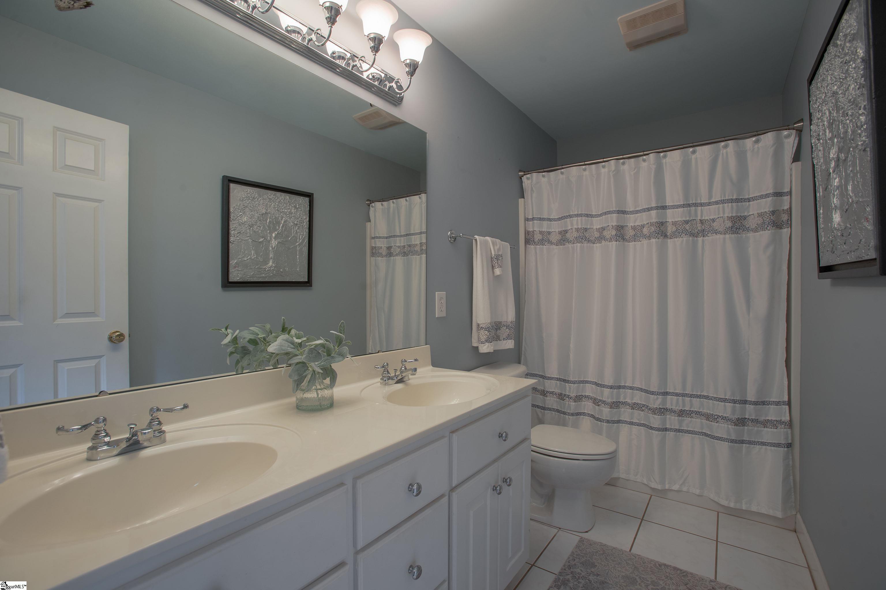 321 W Earle Street Greenville, SC 29609