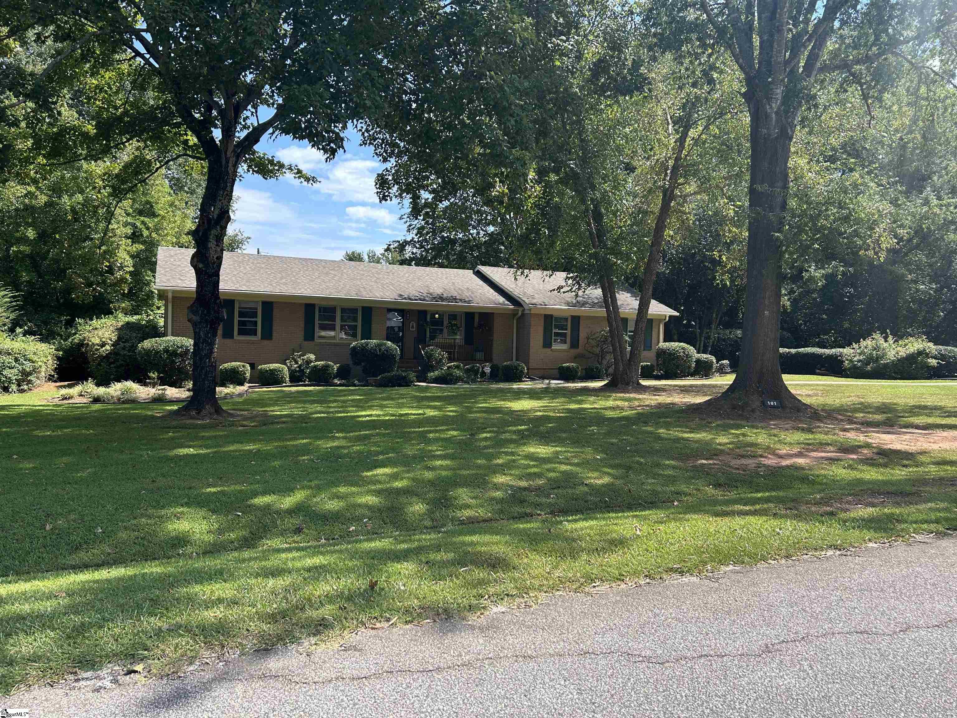 101 Sumter Street Clinton, SC 29325