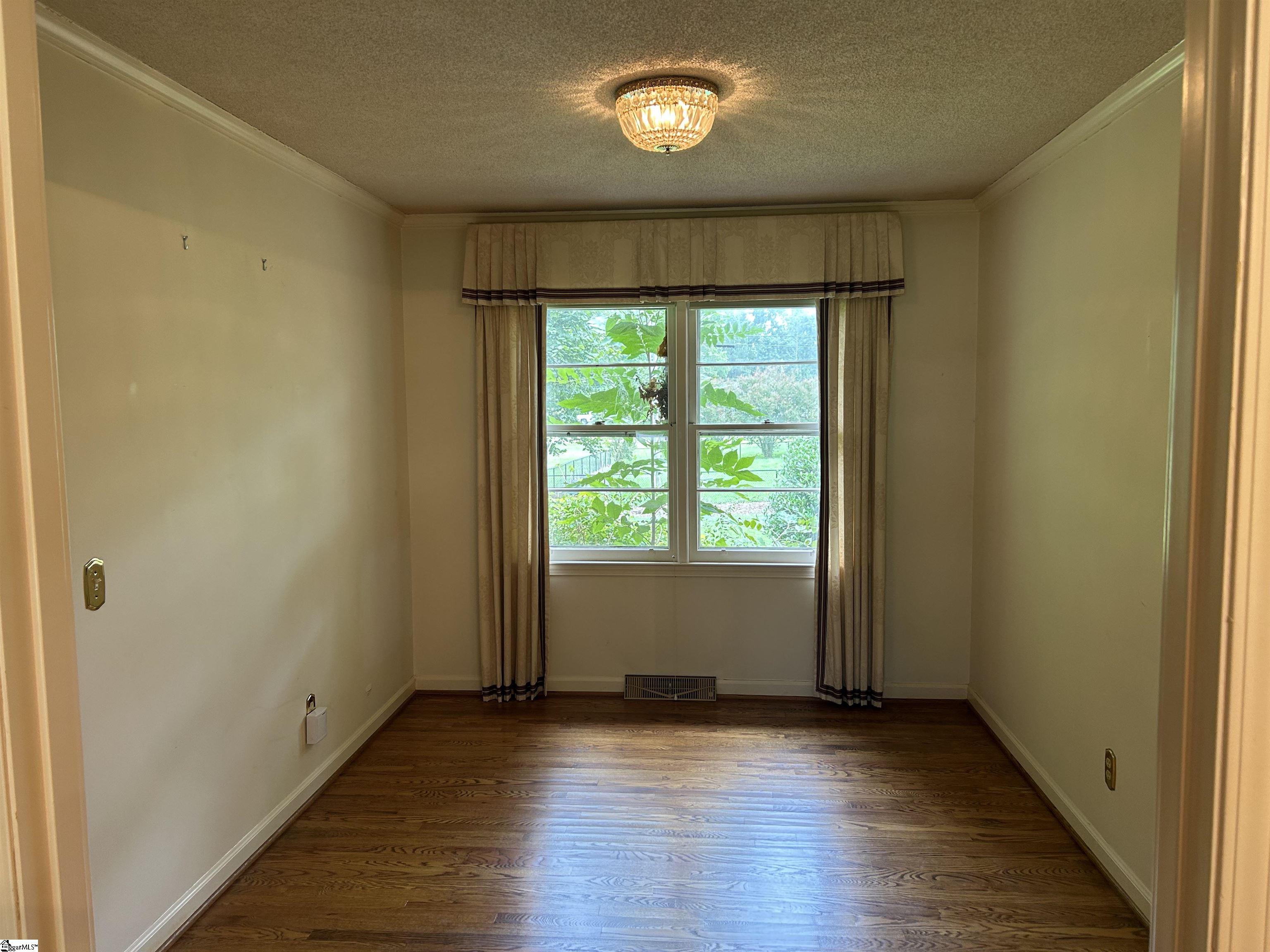 101 Sumter Street Clinton, SC 29325