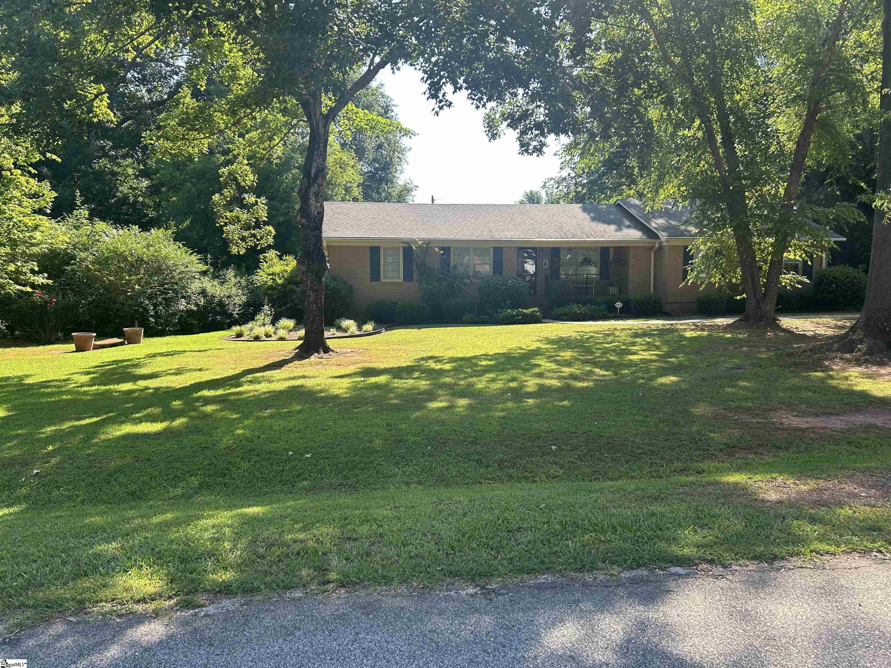 101 Sumter Street Clinton, SC 29325