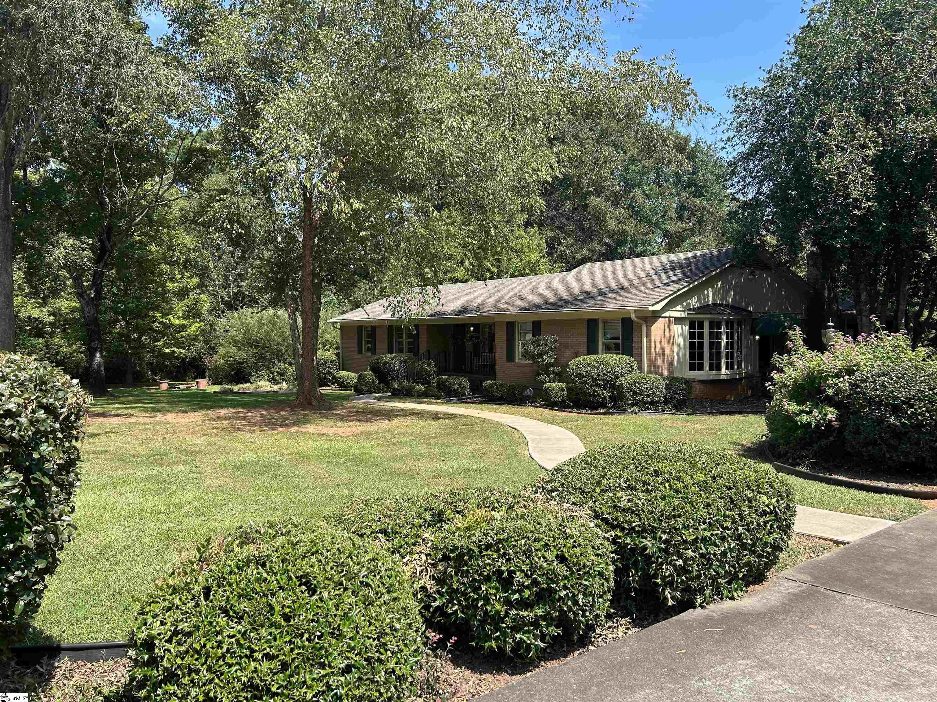 101 Sumter Street Clinton, SC 29325