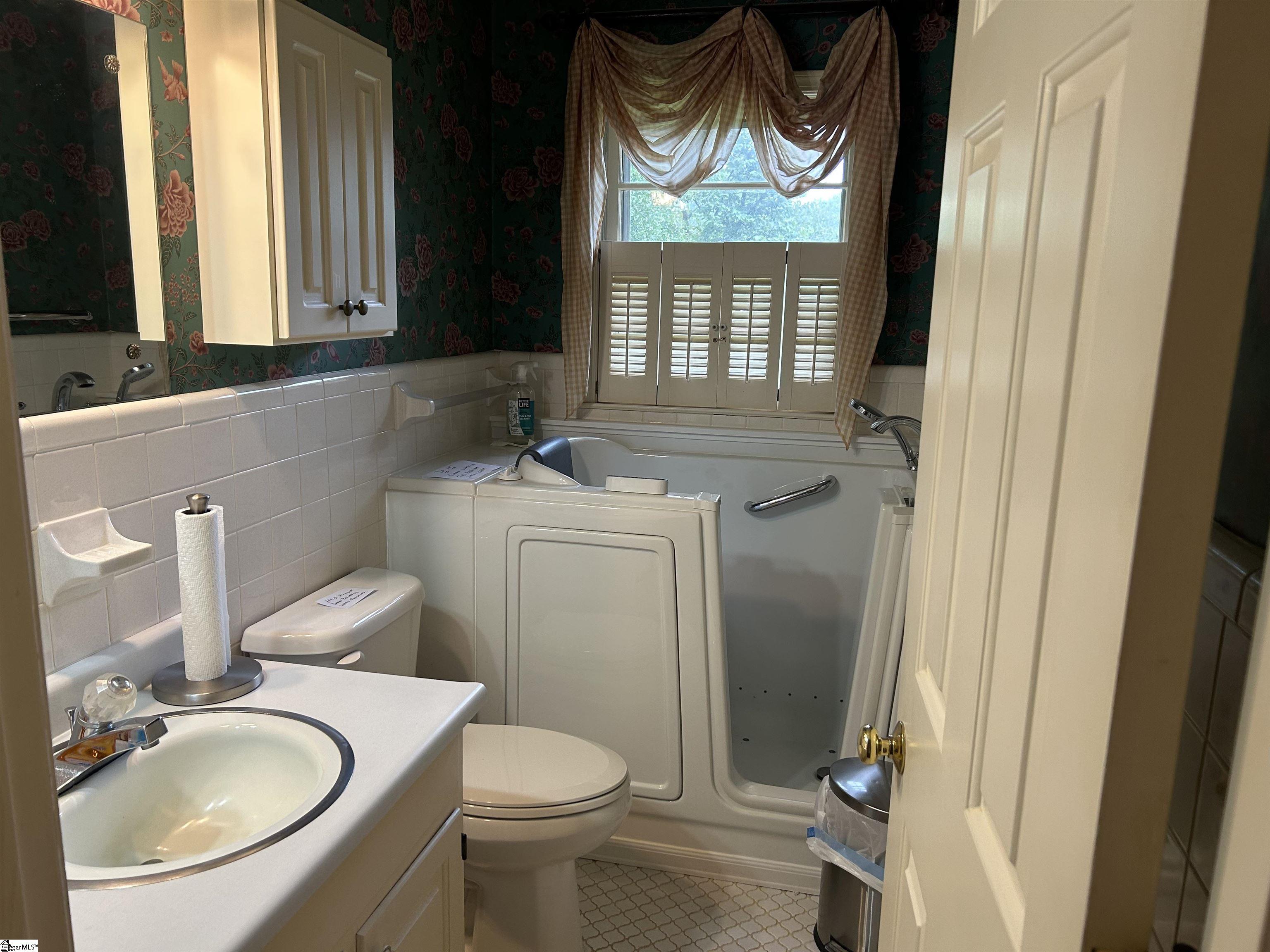 101 Sumter Street Clinton, SC 29325