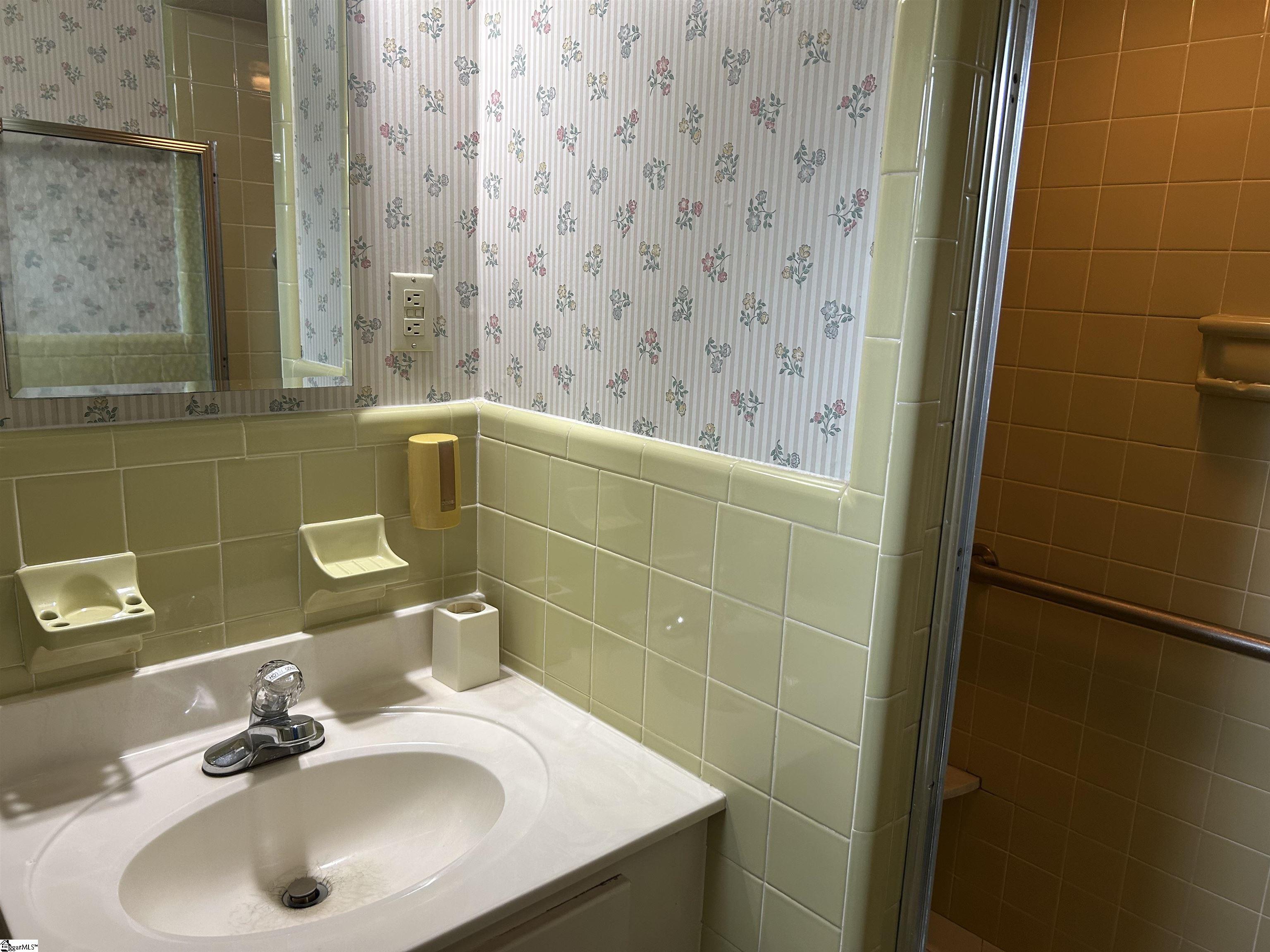 101 Sumter Street Clinton, SC 29325