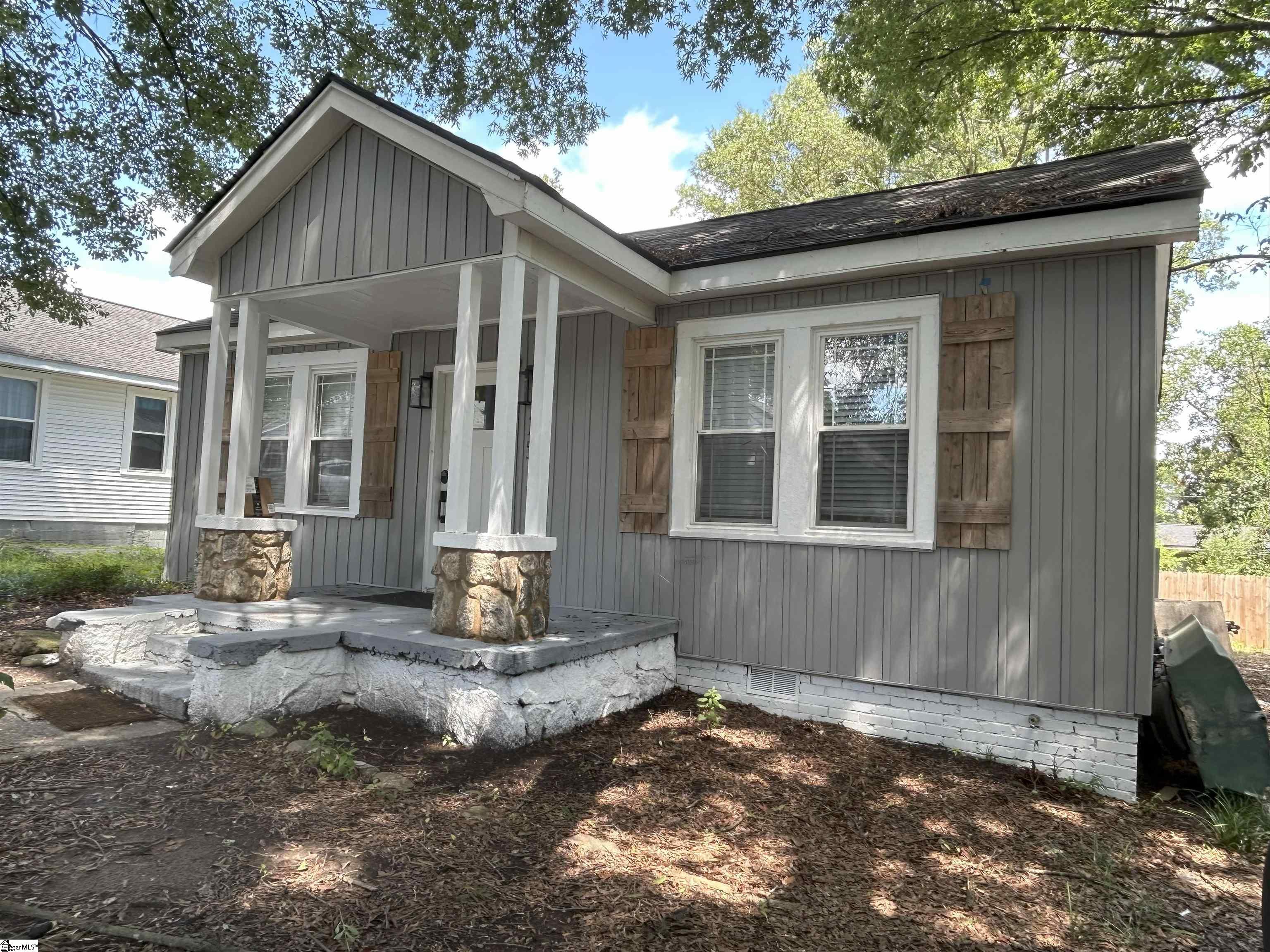 15 Piedmont Avenue Greenville, SC 29611