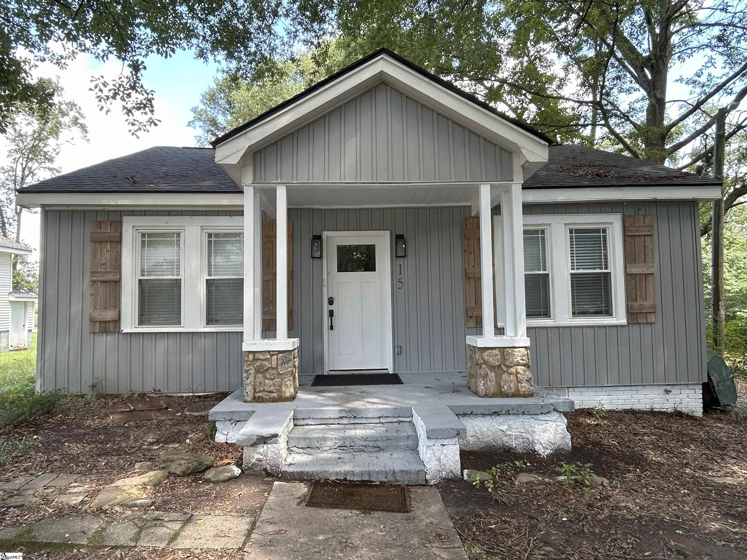 15 Piedmont Avenue Greenville, SC 29611