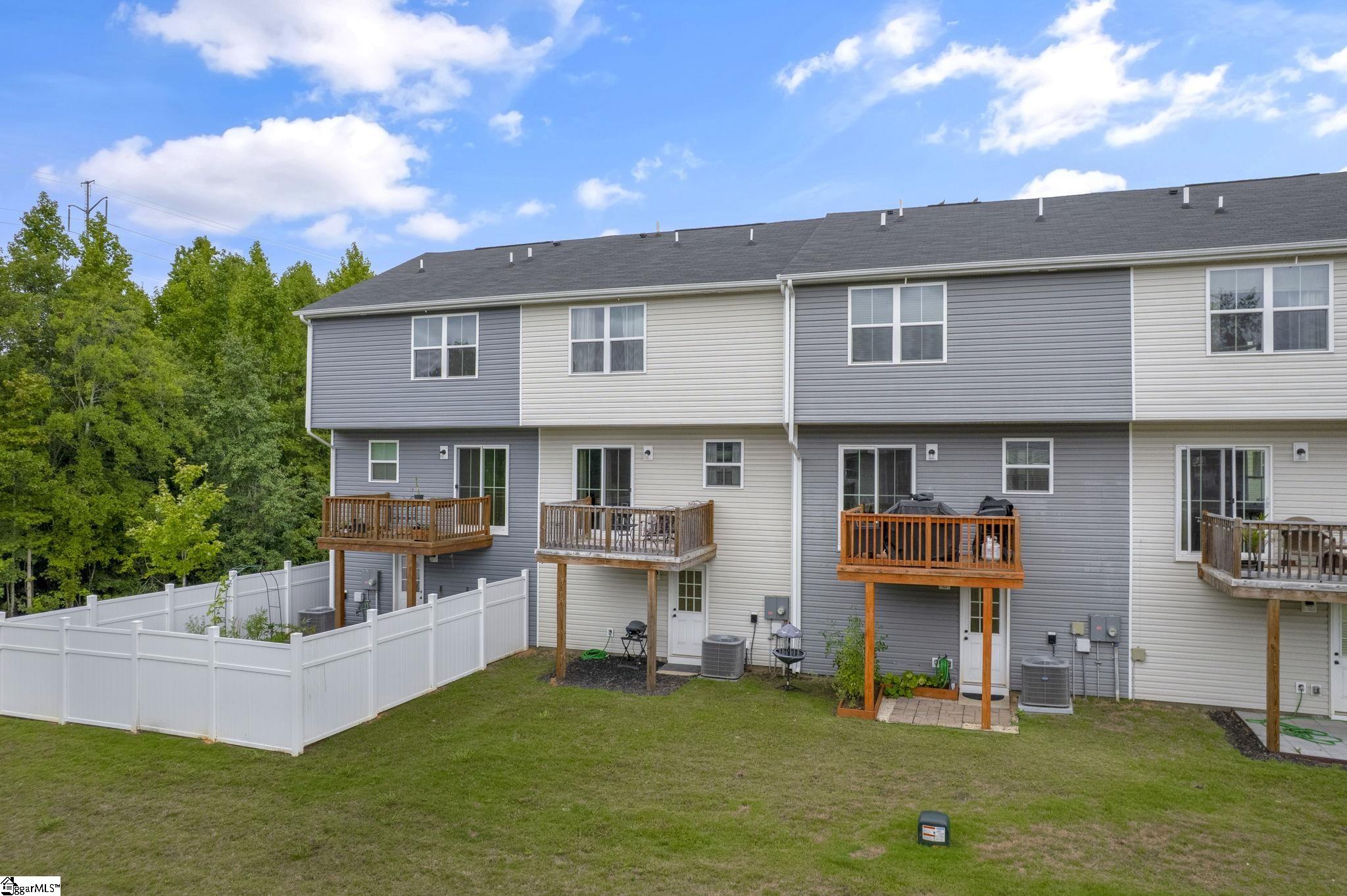 33 High Pine Trail Greenville, SC 29617