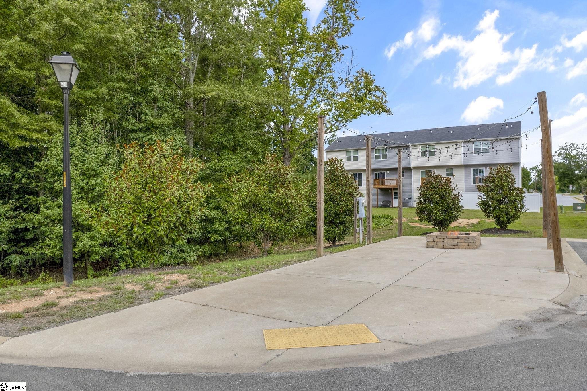33 High Pine Trail Greenville, SC 29617