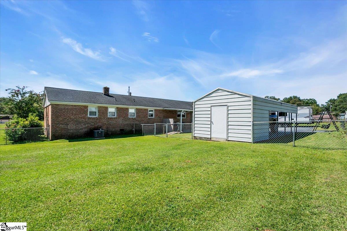207 Lynn Avenue Laurens, SC 29360