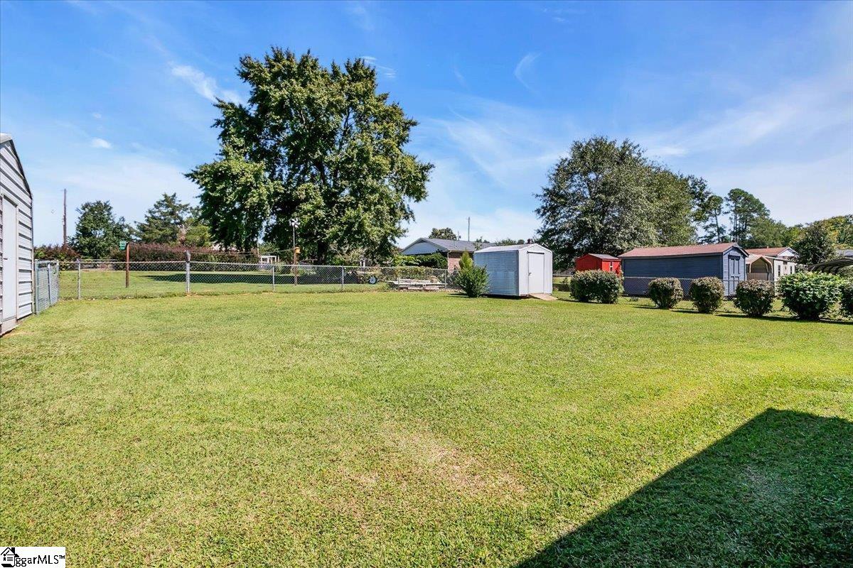 207 Lynn Avenue Laurens, SC 29360