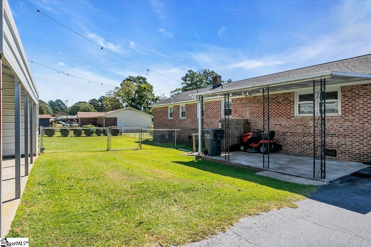 207 Lynn Avenue Laurens, SC 29360