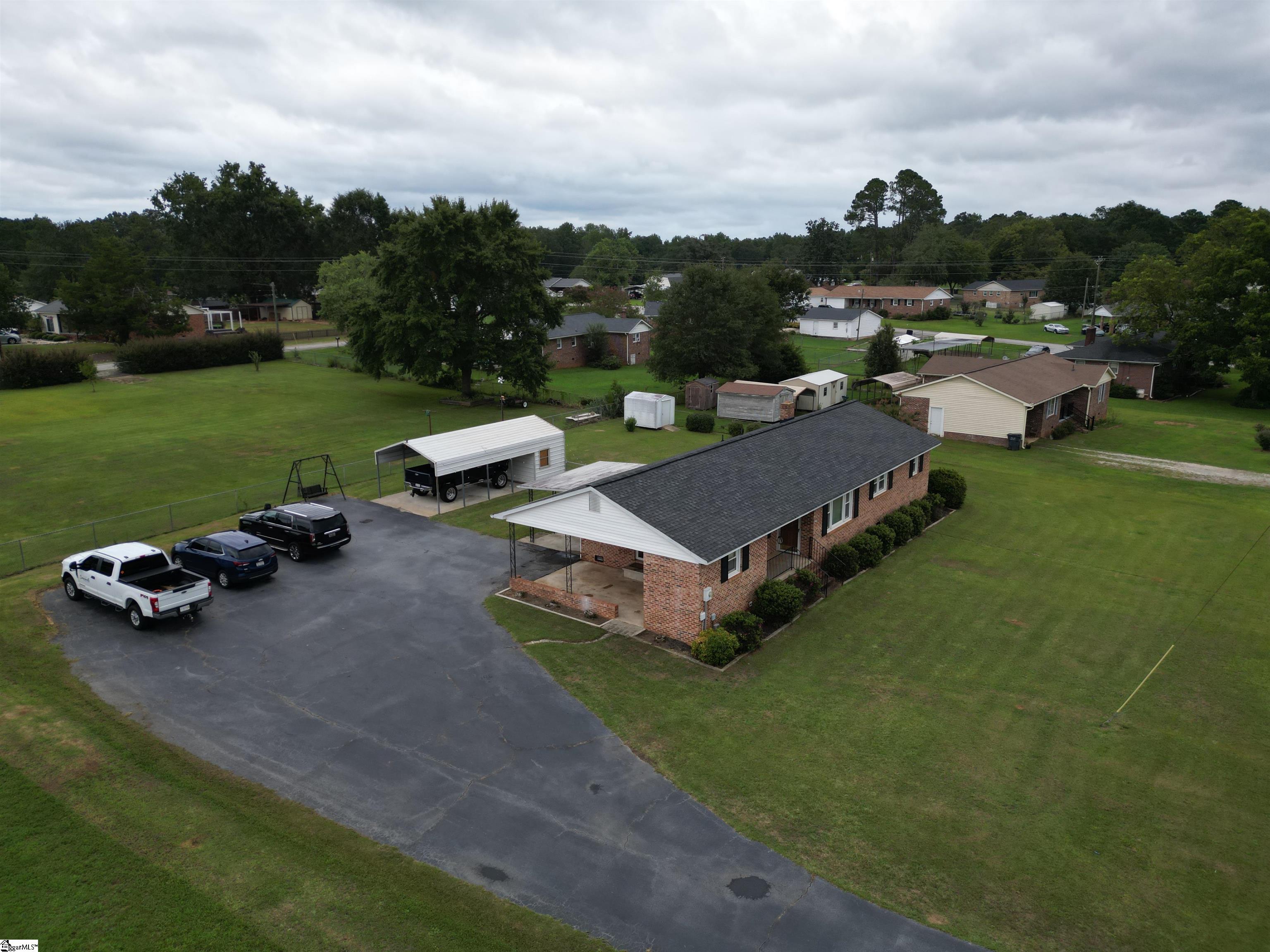 207 Lynn Avenue Laurens, SC 29360