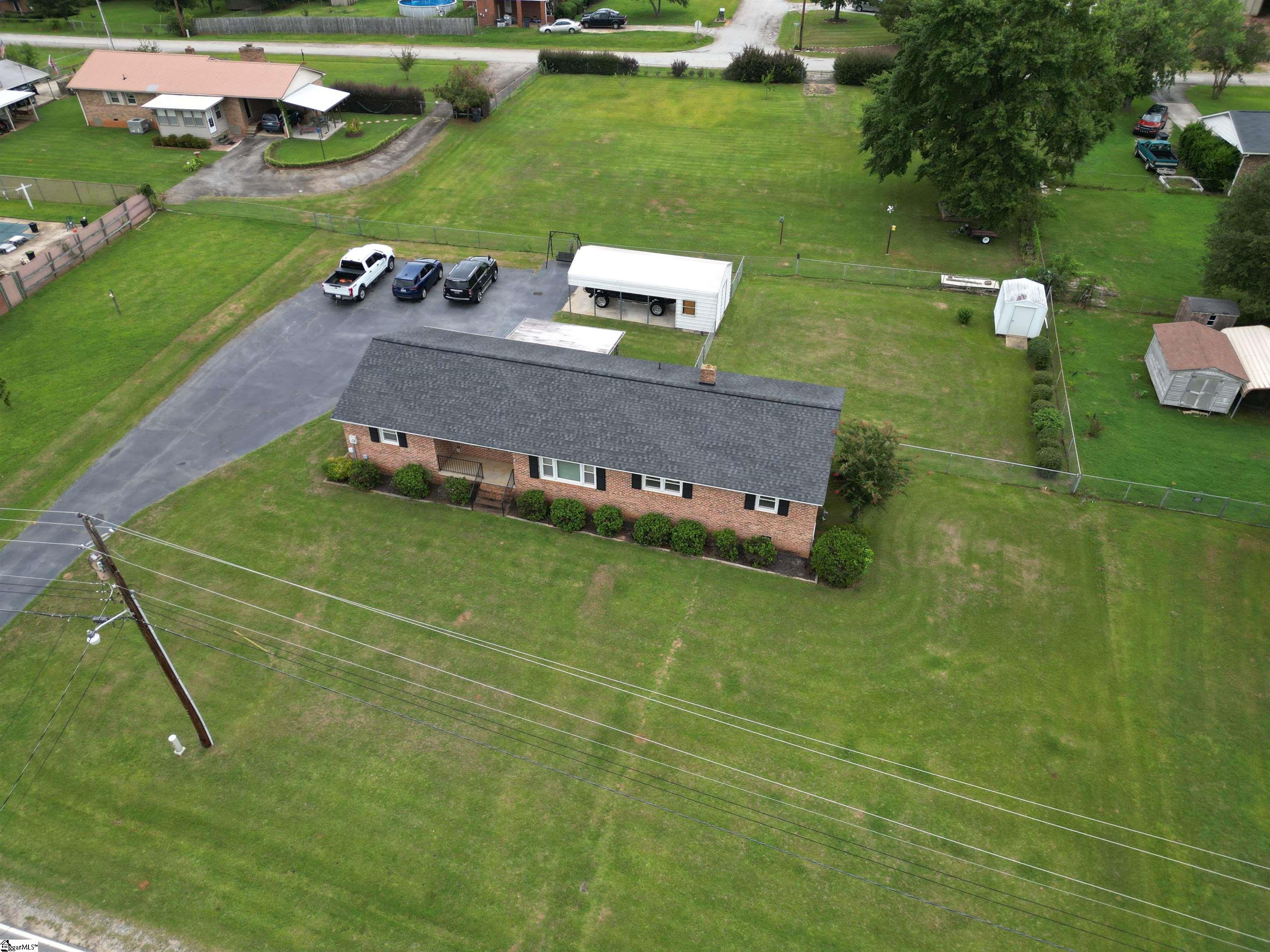 207 Lynn Avenue Laurens, SC 29360