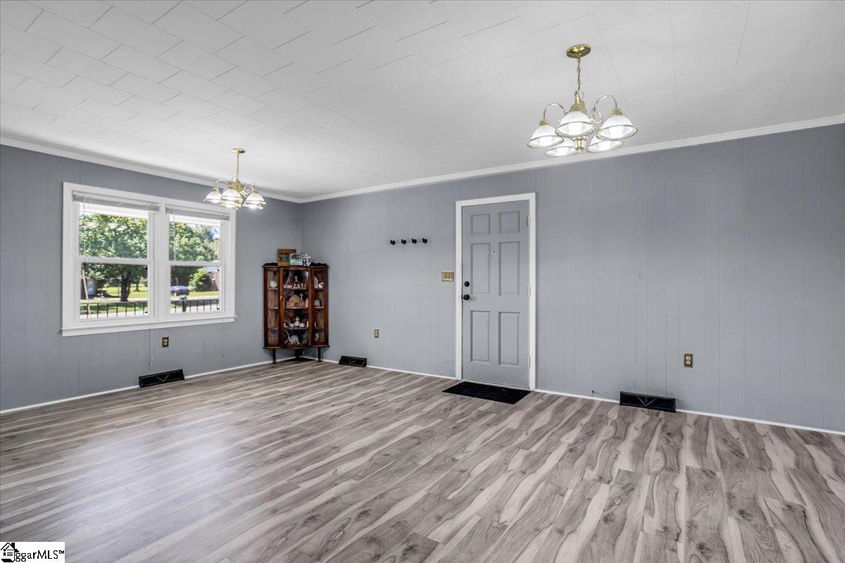 207 Lynn Avenue Laurens, SC 29360