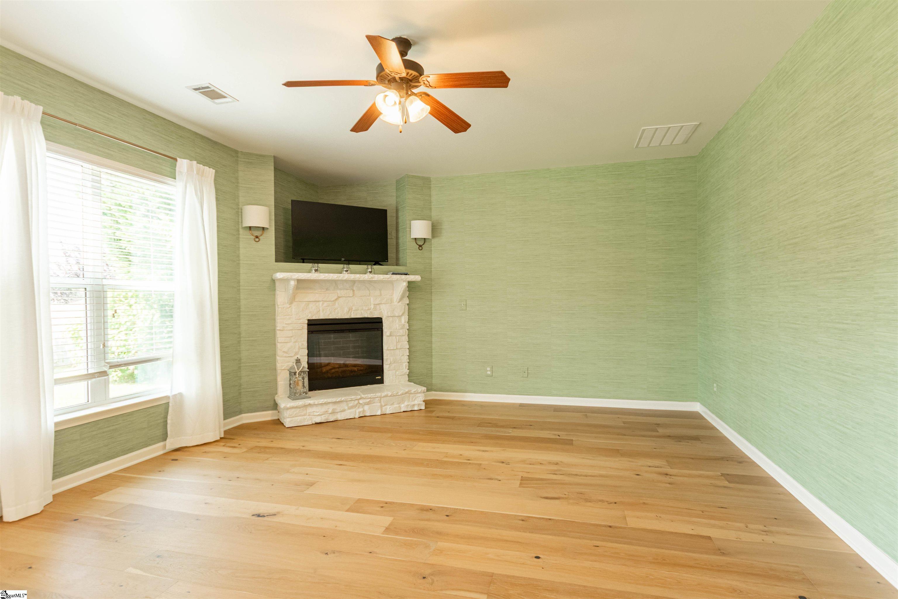 803 E Holloway Drive Woodruff, SC 29388