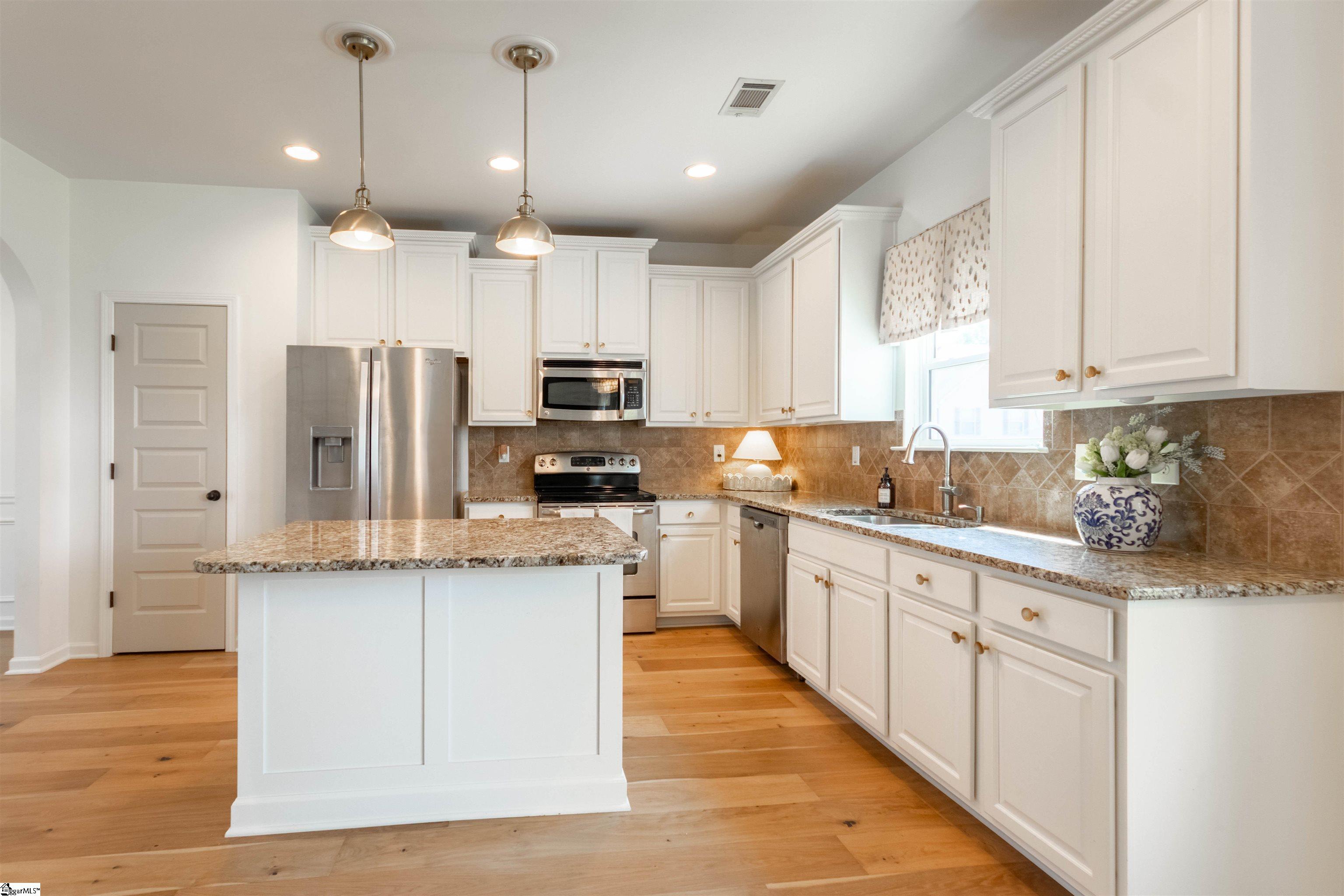 803 E Holloway Drive Woodruff, SC 29388