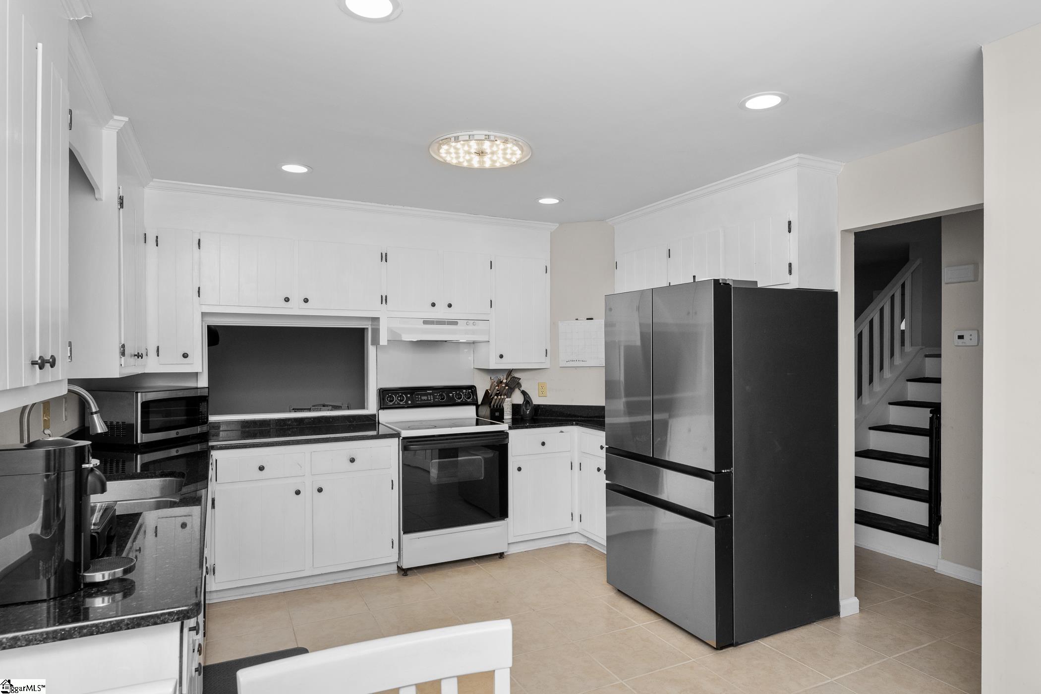 76 Westview Avenue Greenville, SC 29609-4740