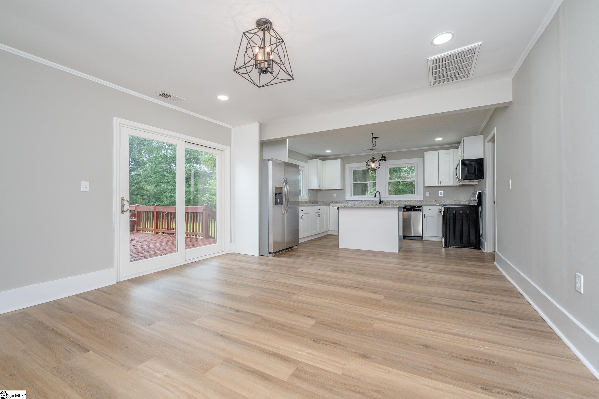 2220 Davis Road Woodruff, SC 29388