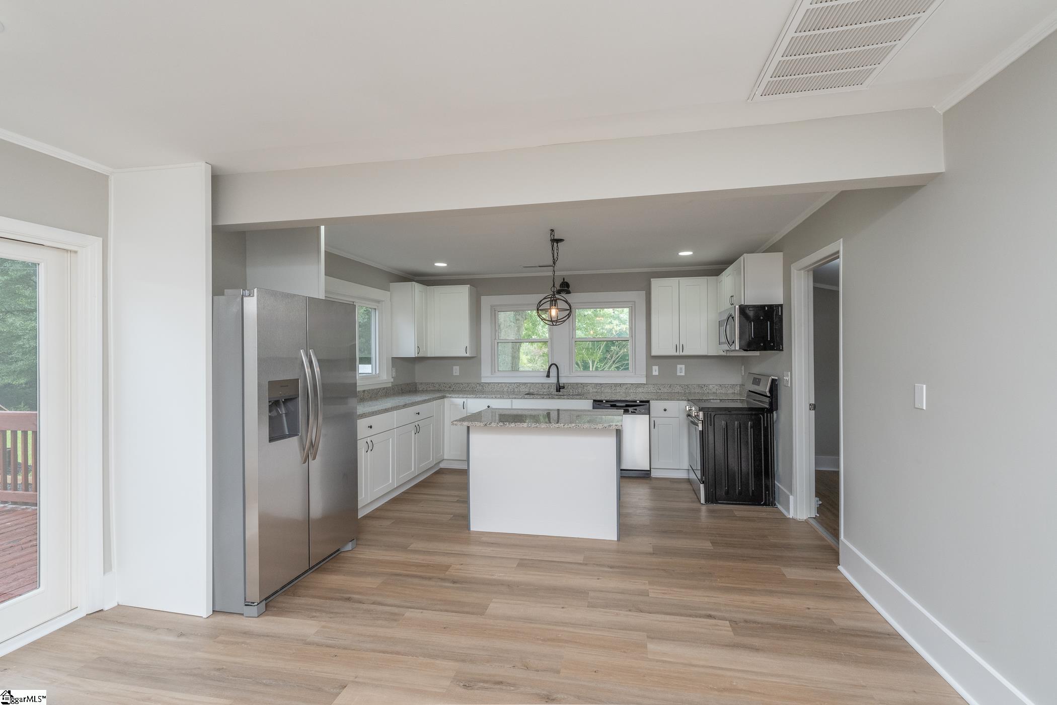2220 Davis Road Woodruff, SC 29388