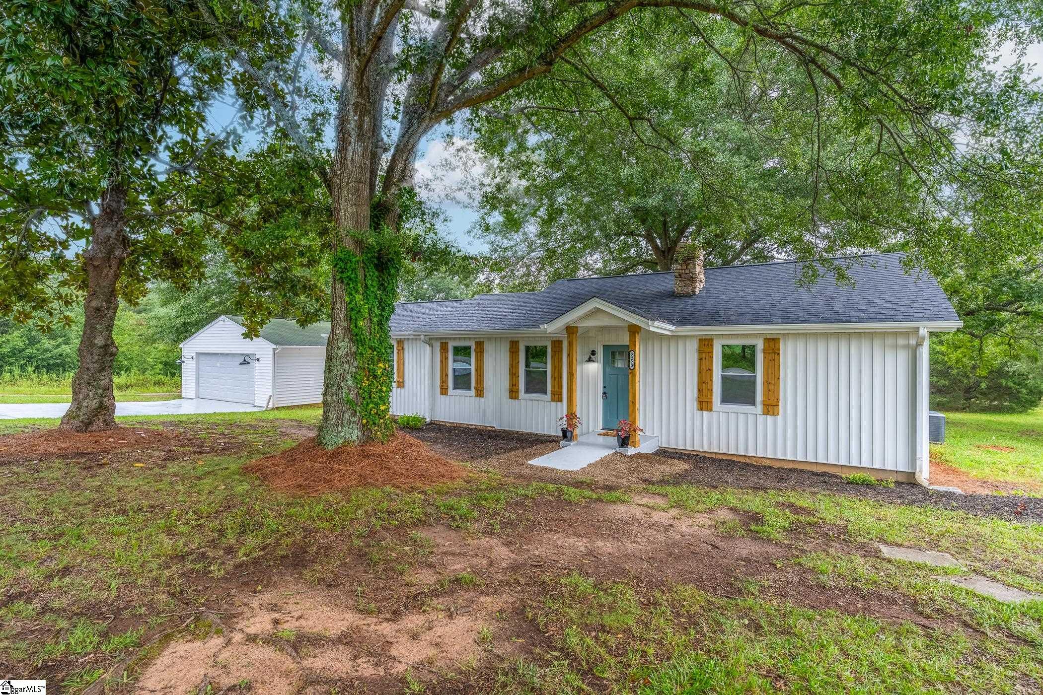 2220 Davis Road Woodruff, SC 29388
