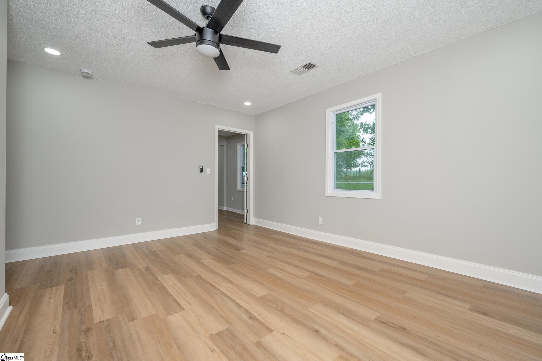 2220 Davis Road Woodruff, SC 29388