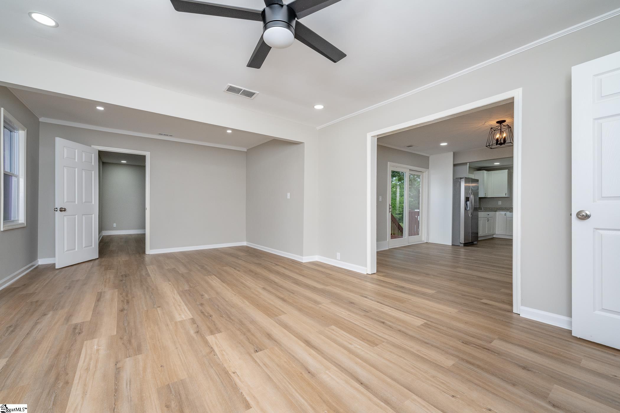 2220 Davis Road Woodruff, SC 29388