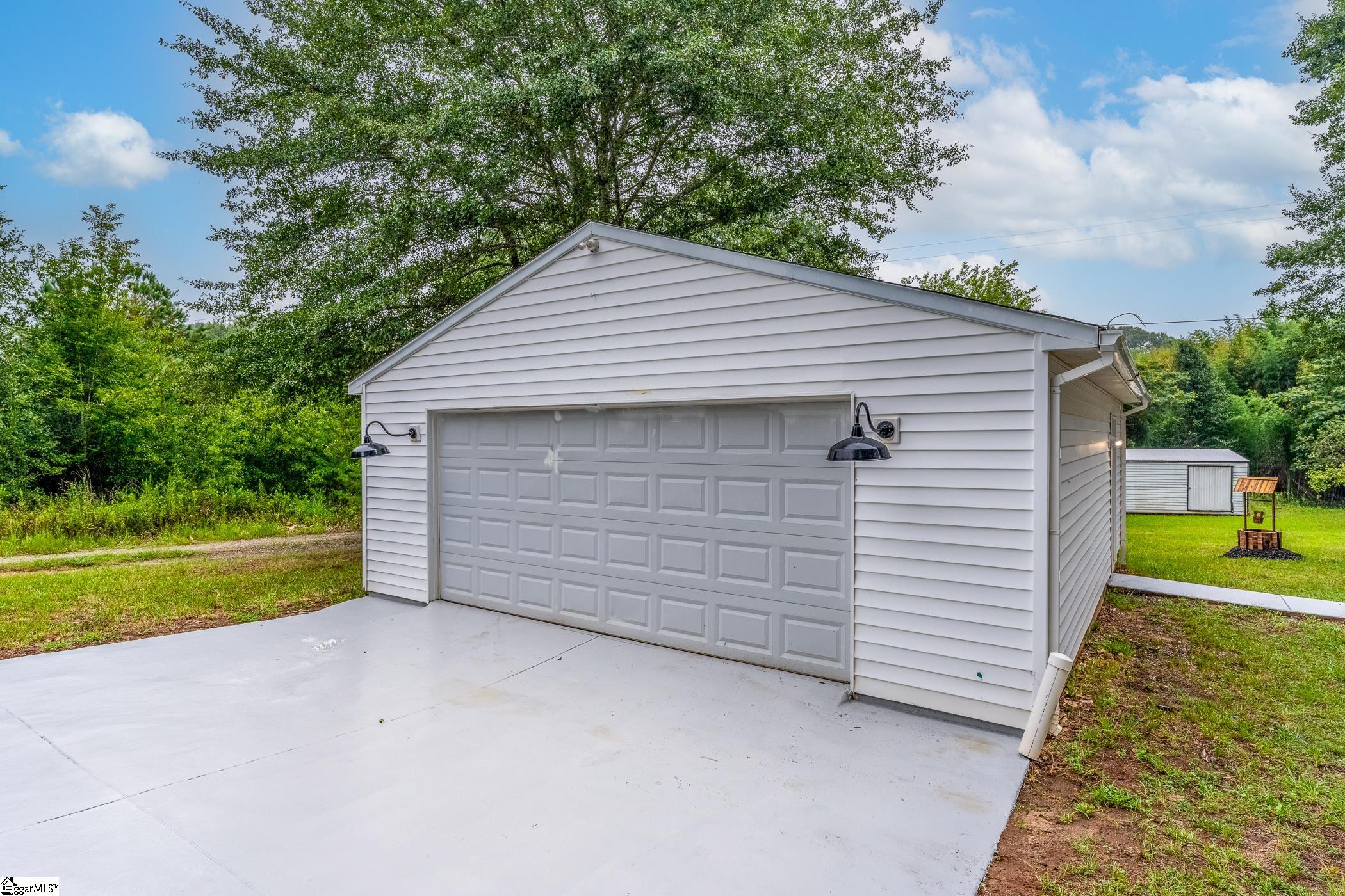 2220 Davis Road Woodruff, SC 29388