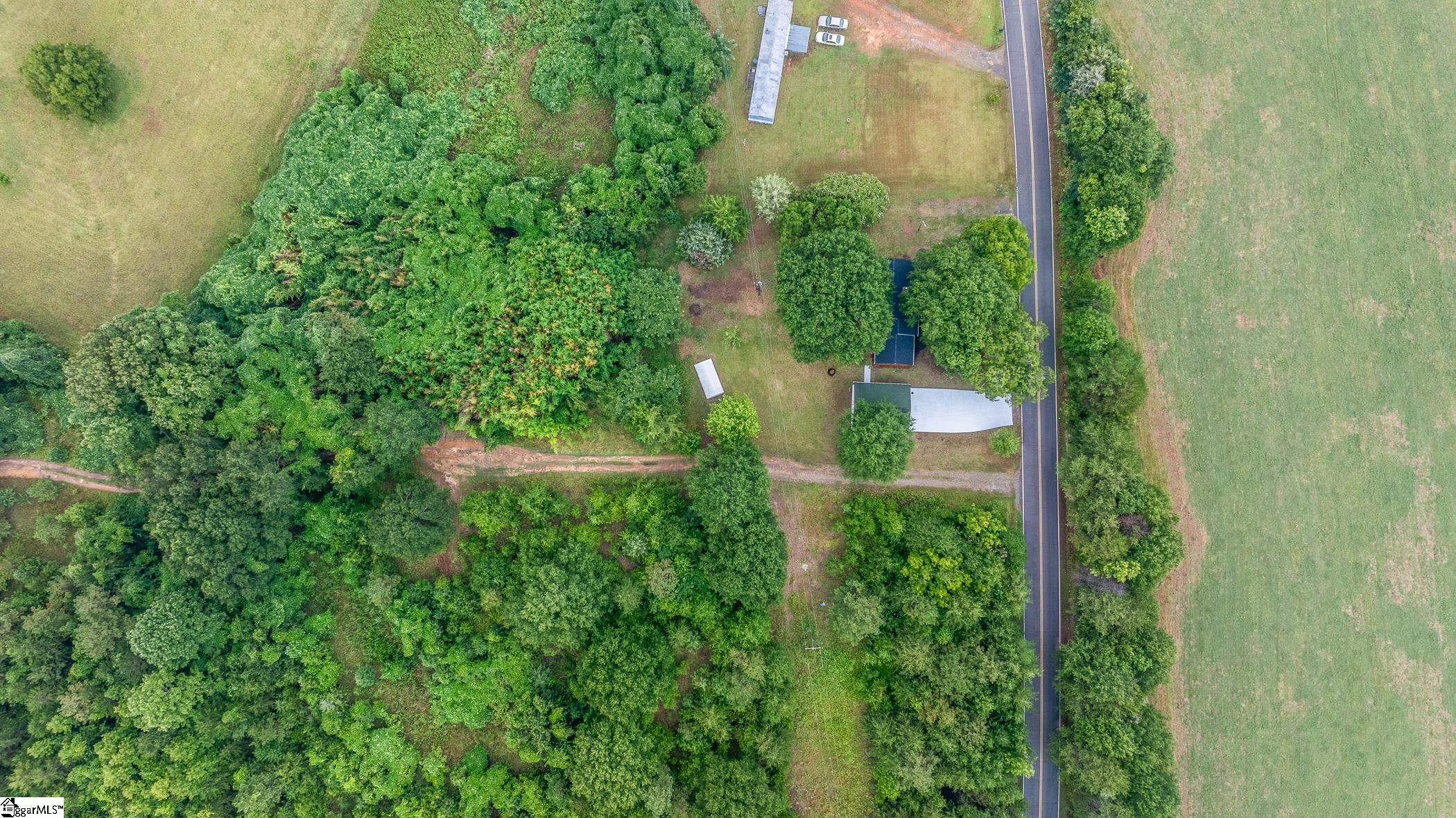 2220 Davis Road Woodruff, SC 29388