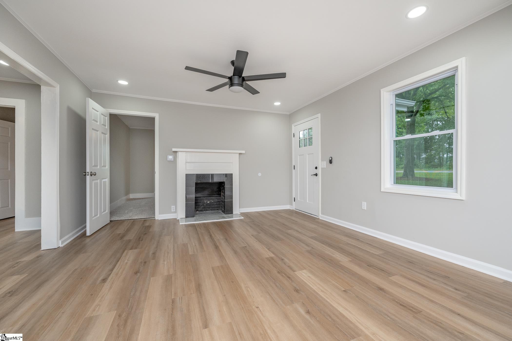 2220 Davis Road Woodruff, SC 29388
