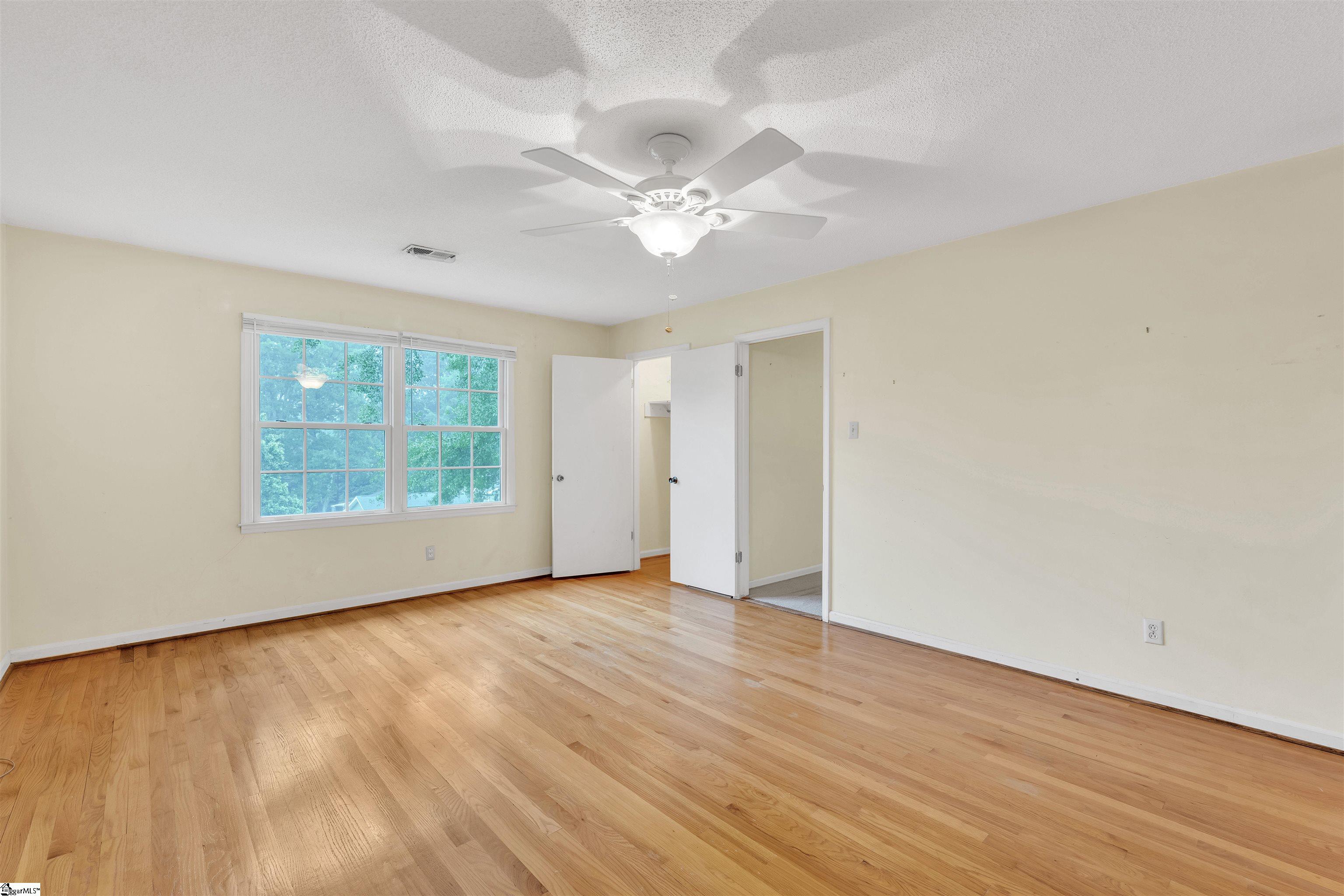 299 Heathwood Drive Spartanburg, SC 29307