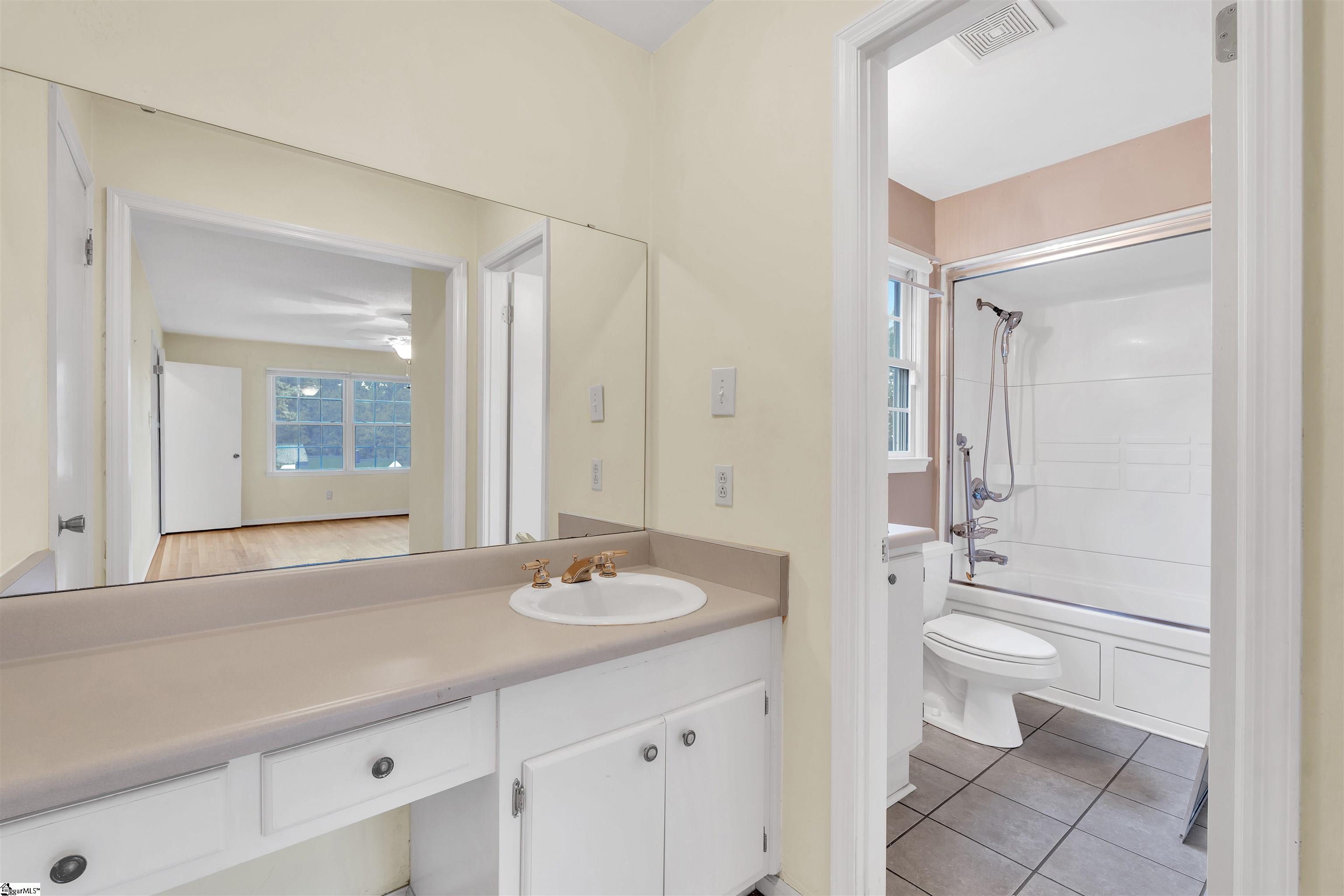 299 Heathwood Drive Spartanburg, SC 29307