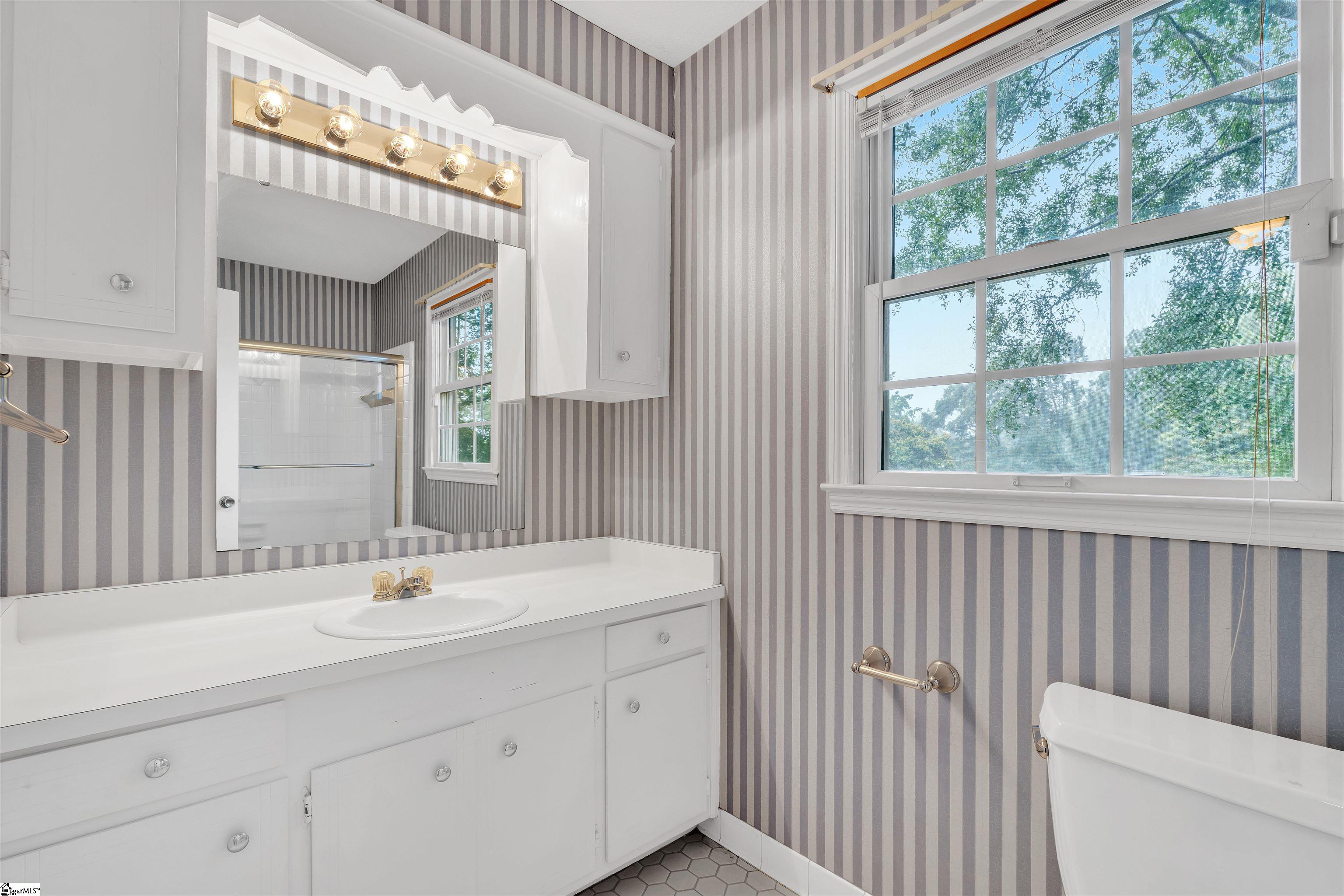 299 Heathwood Drive Spartanburg, SC 29307