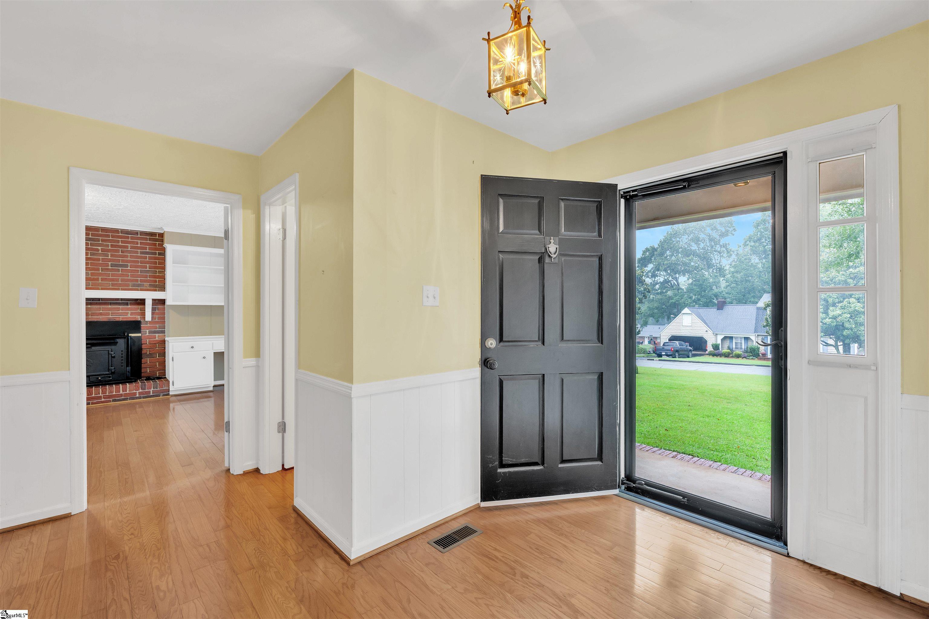 299 Heathwood Drive Spartanburg, SC 29307