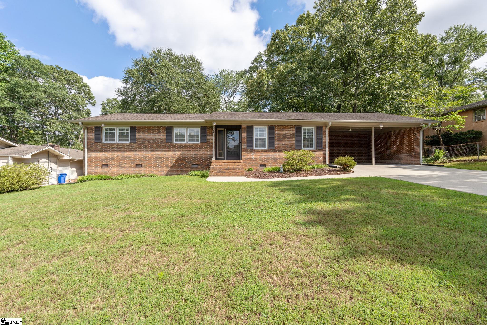 202 Claxton Drive Greenville, SC 29617